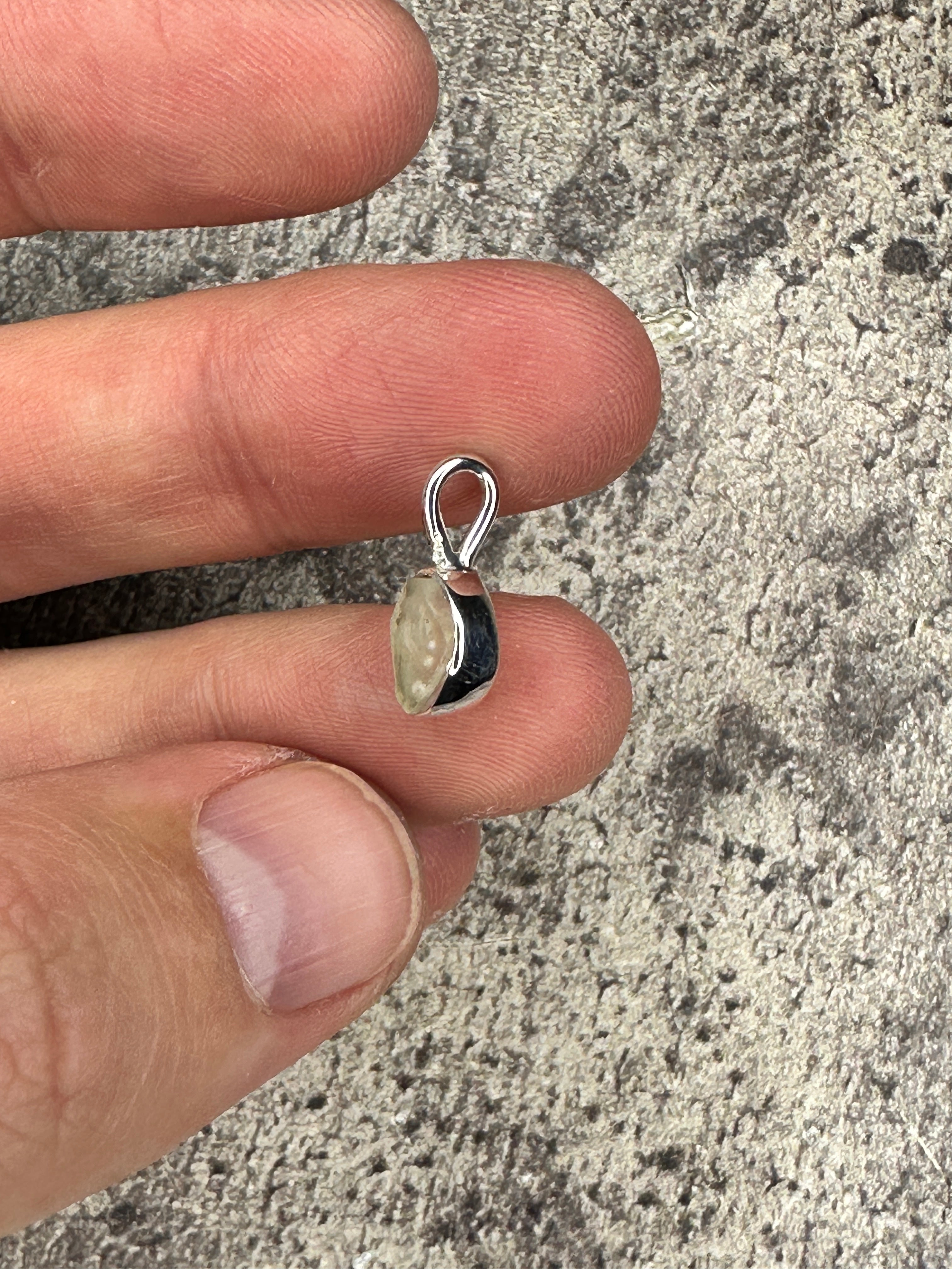 Libyan desert glass - Mini necklace pendant