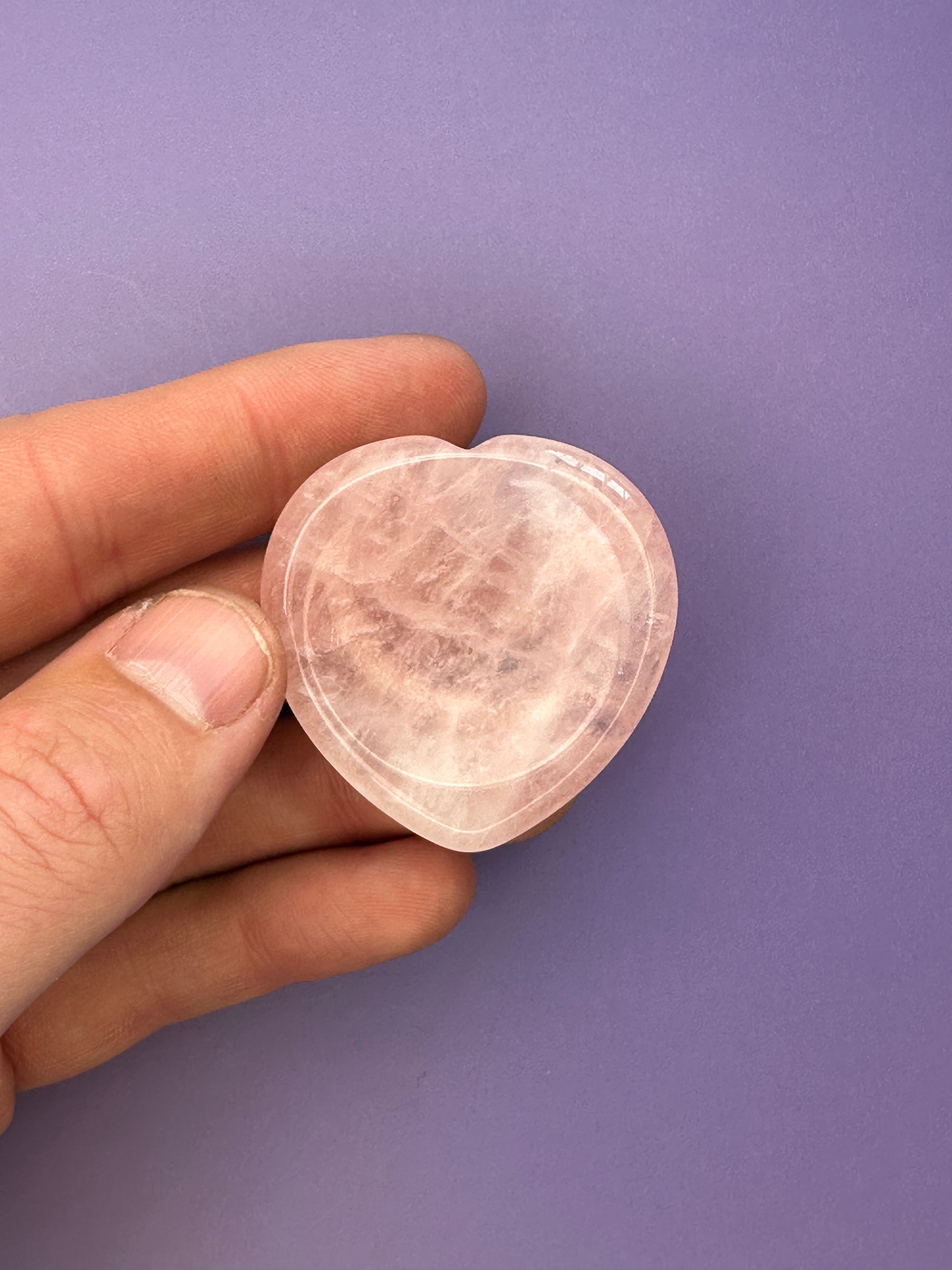 Rose quartz - Heart thumbstone