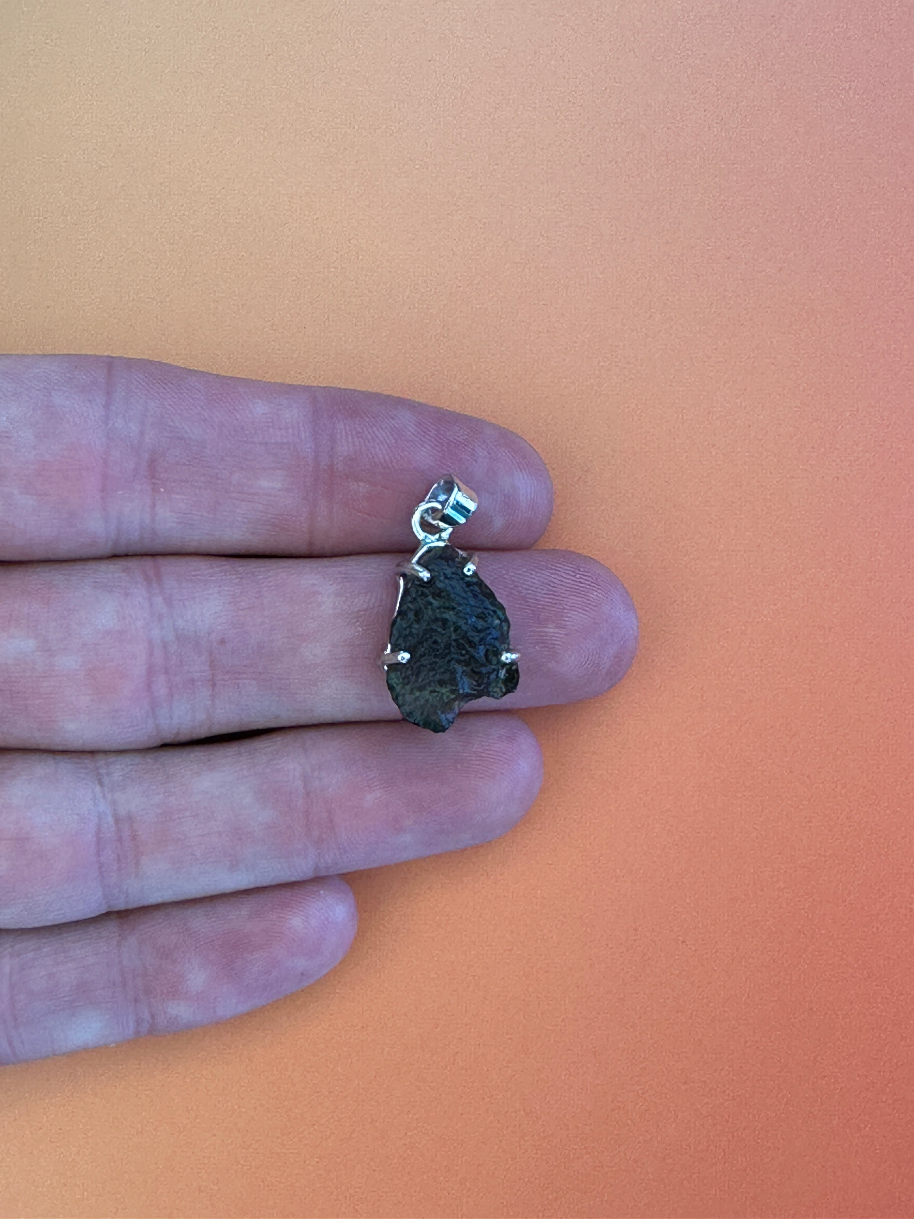 Moldavite - Necklace pendant - Rough