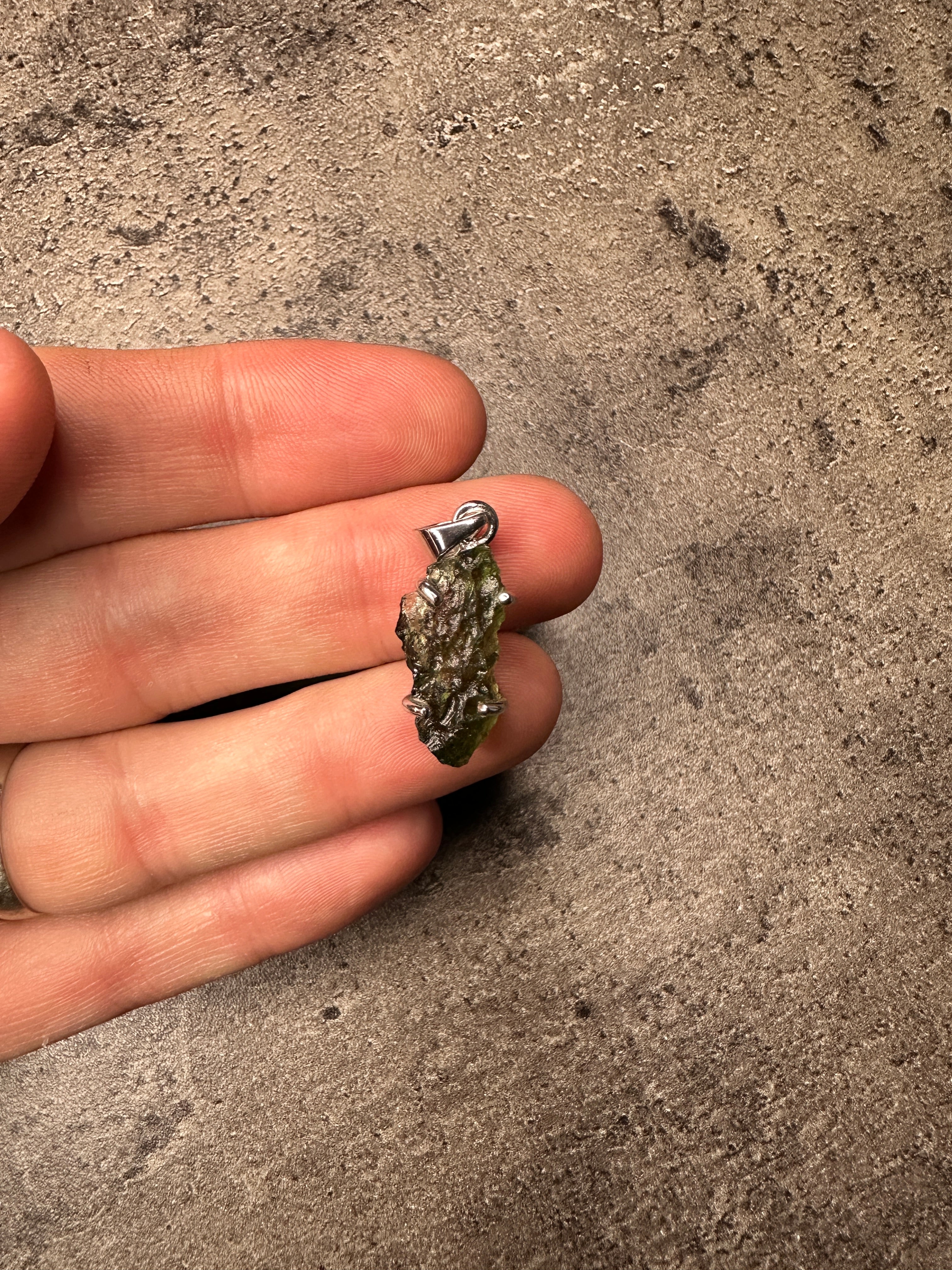 Moldavite - Necklace pendant - Rough