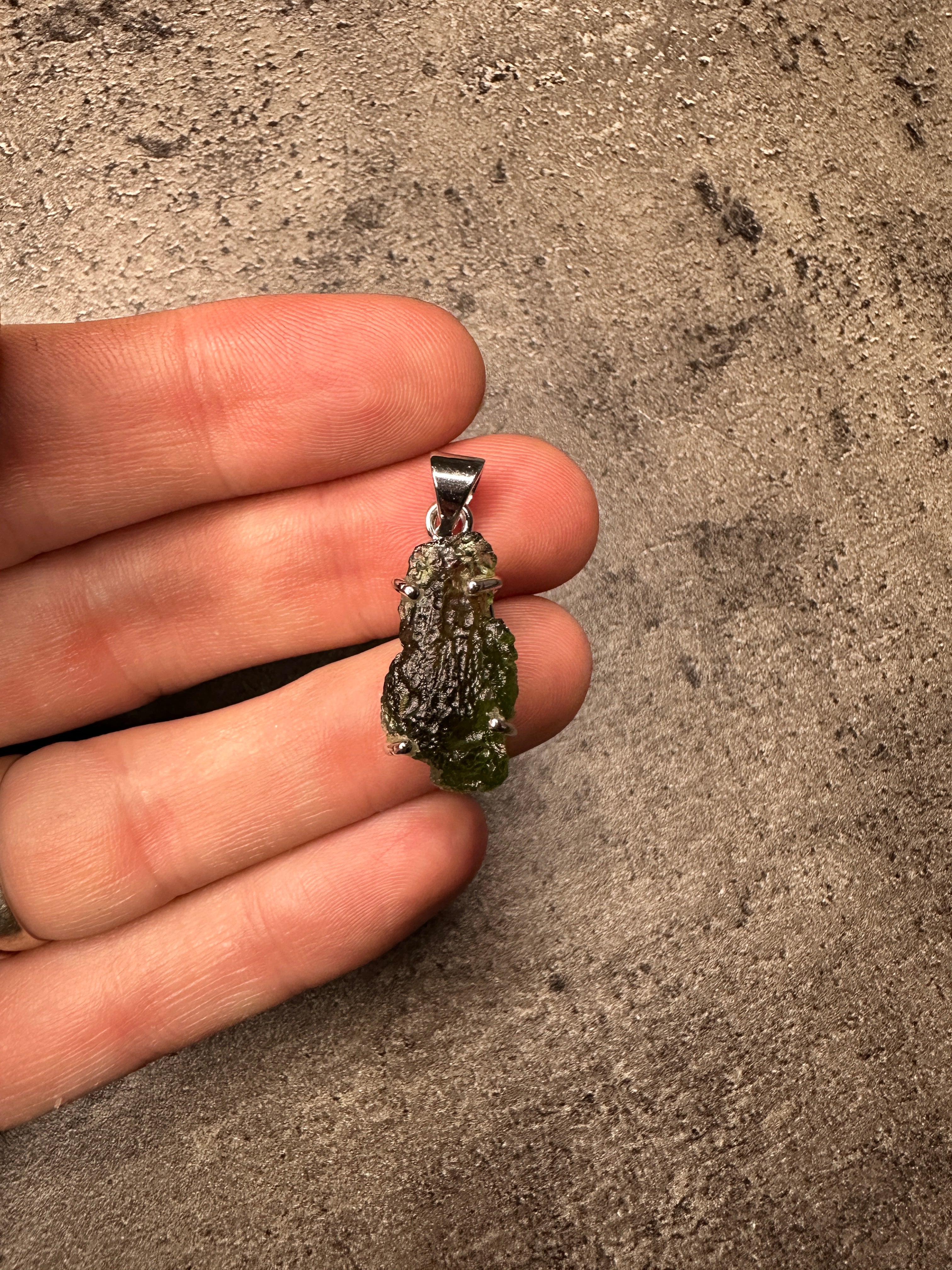 Moldavite - Necklace pendant - Rough