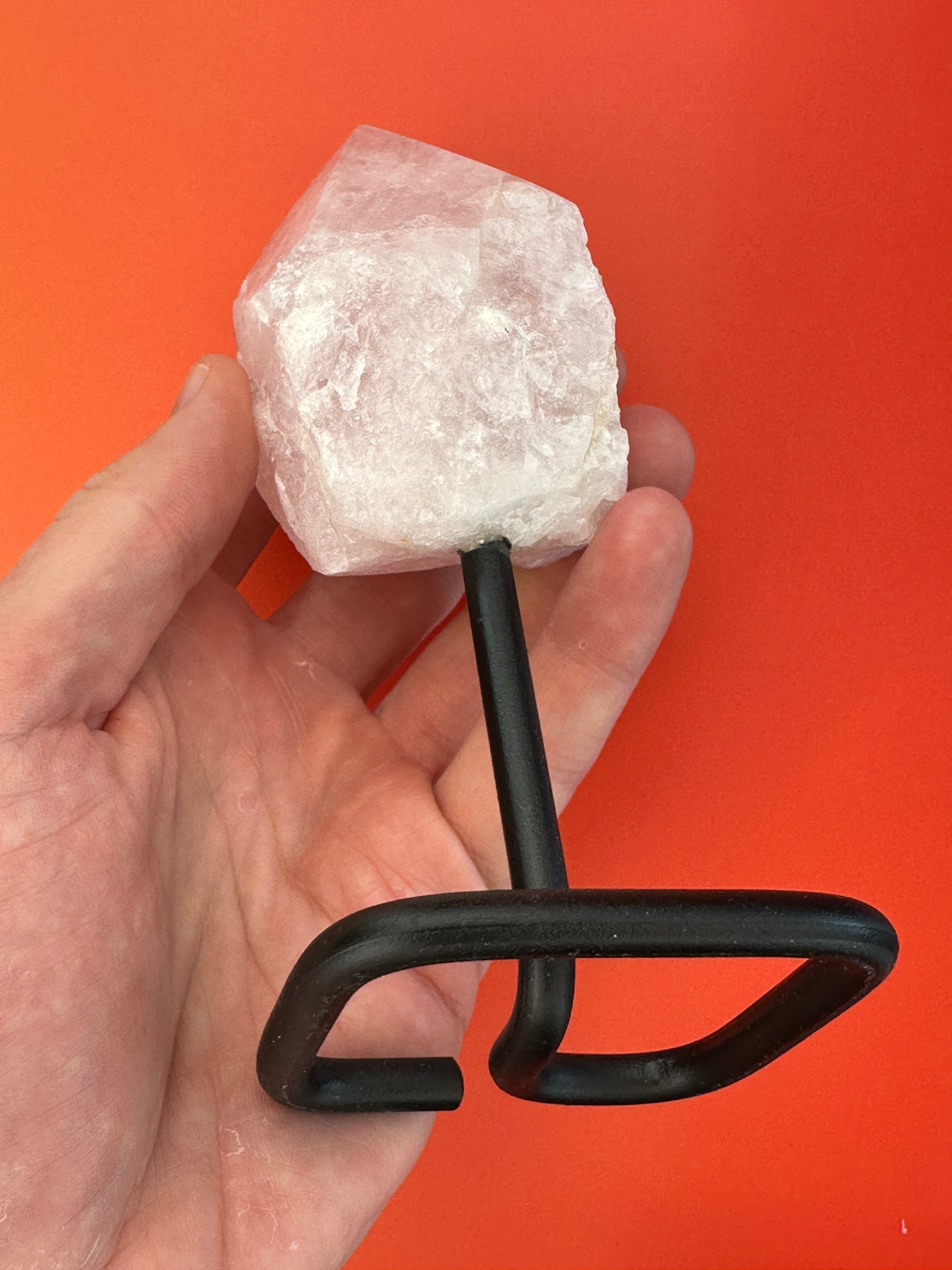 Rose quartz - Point on stand