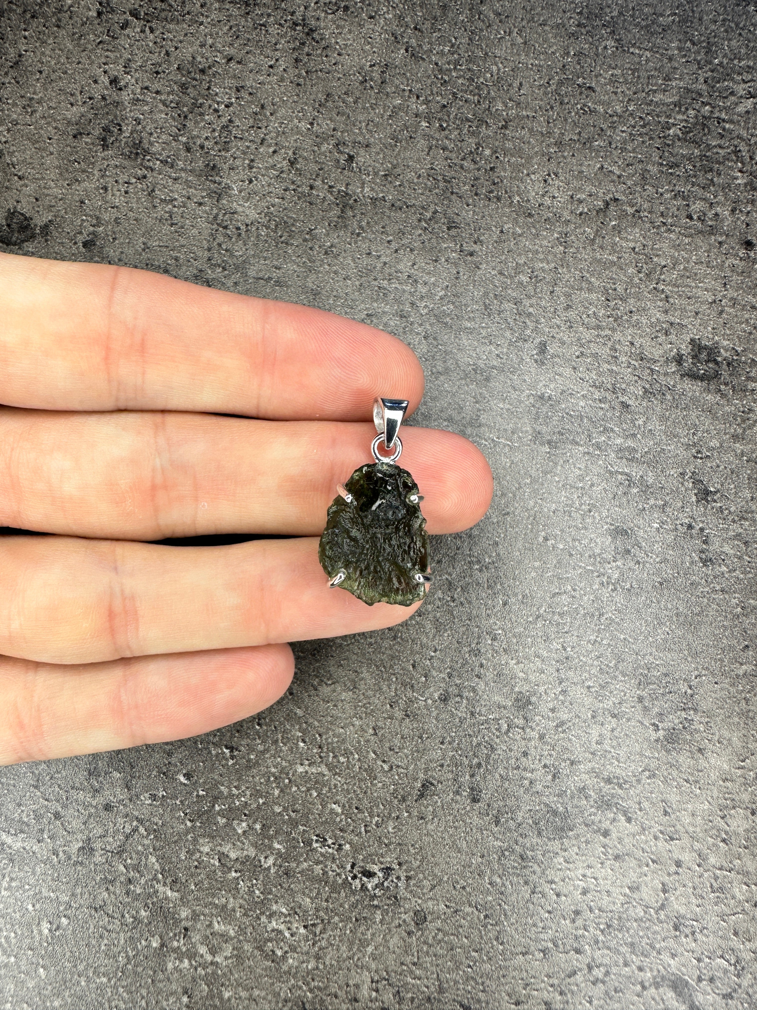 Moldavite - Necklace pendant - Rough