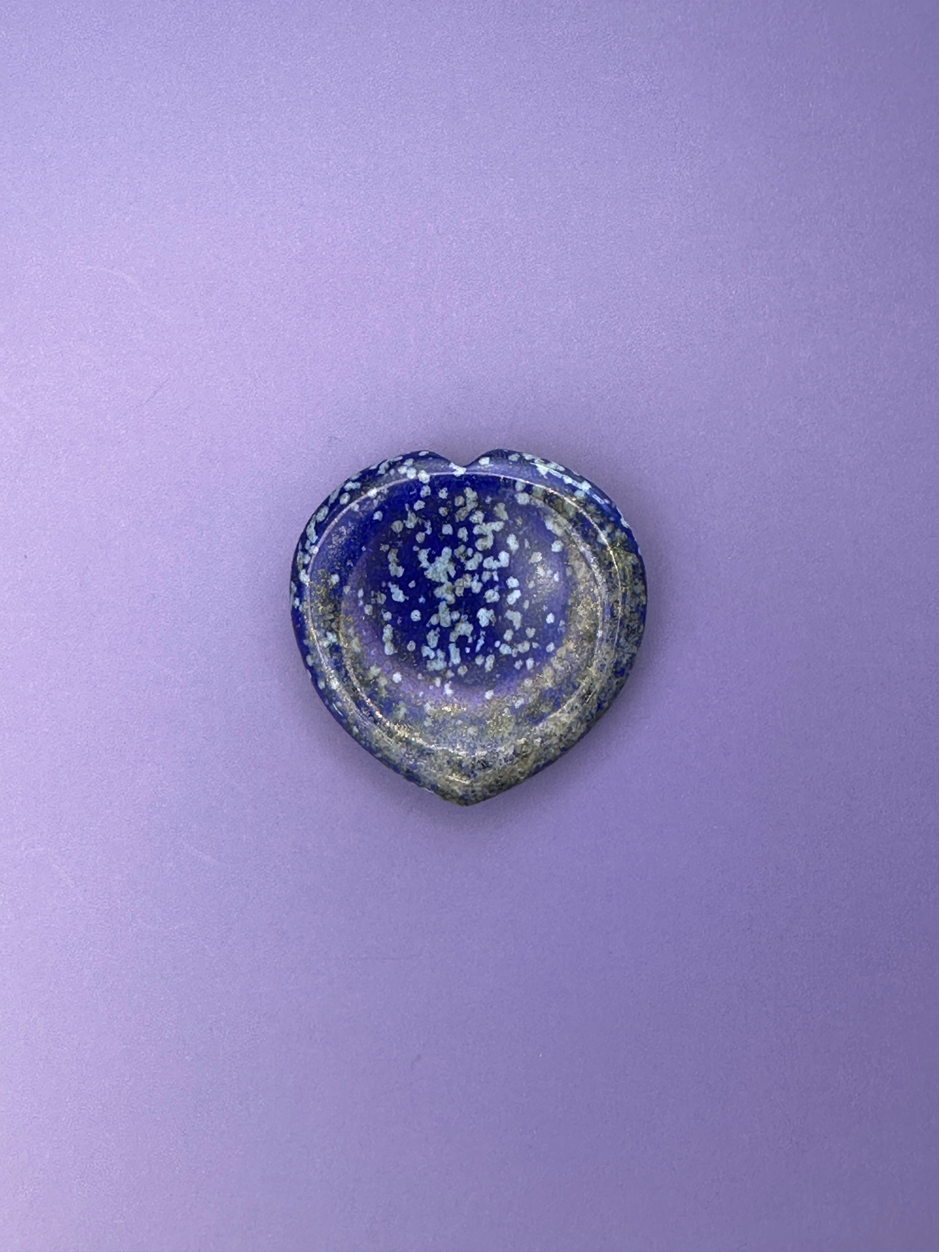 Lapis lazuli - Heart thumbstone