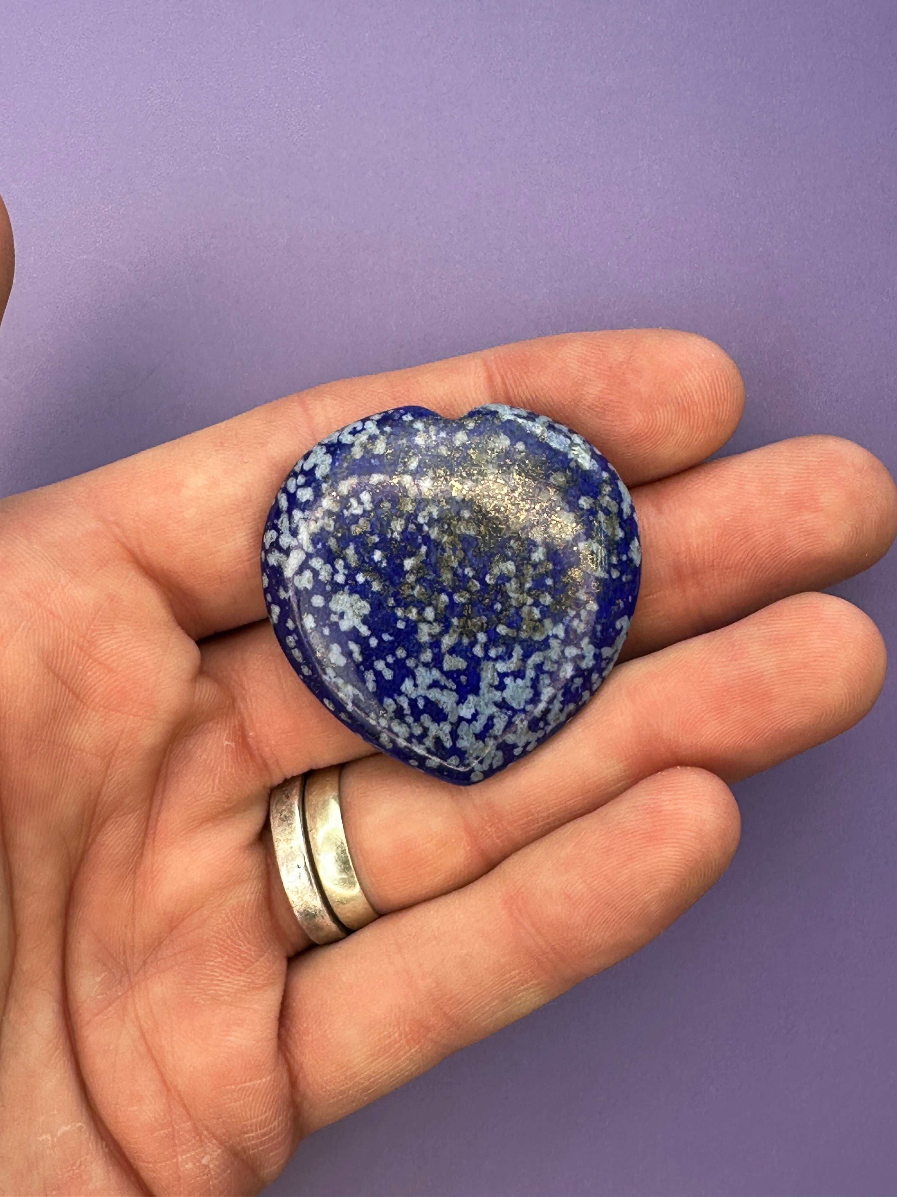 Lapis lazuli - Heart thumbstone