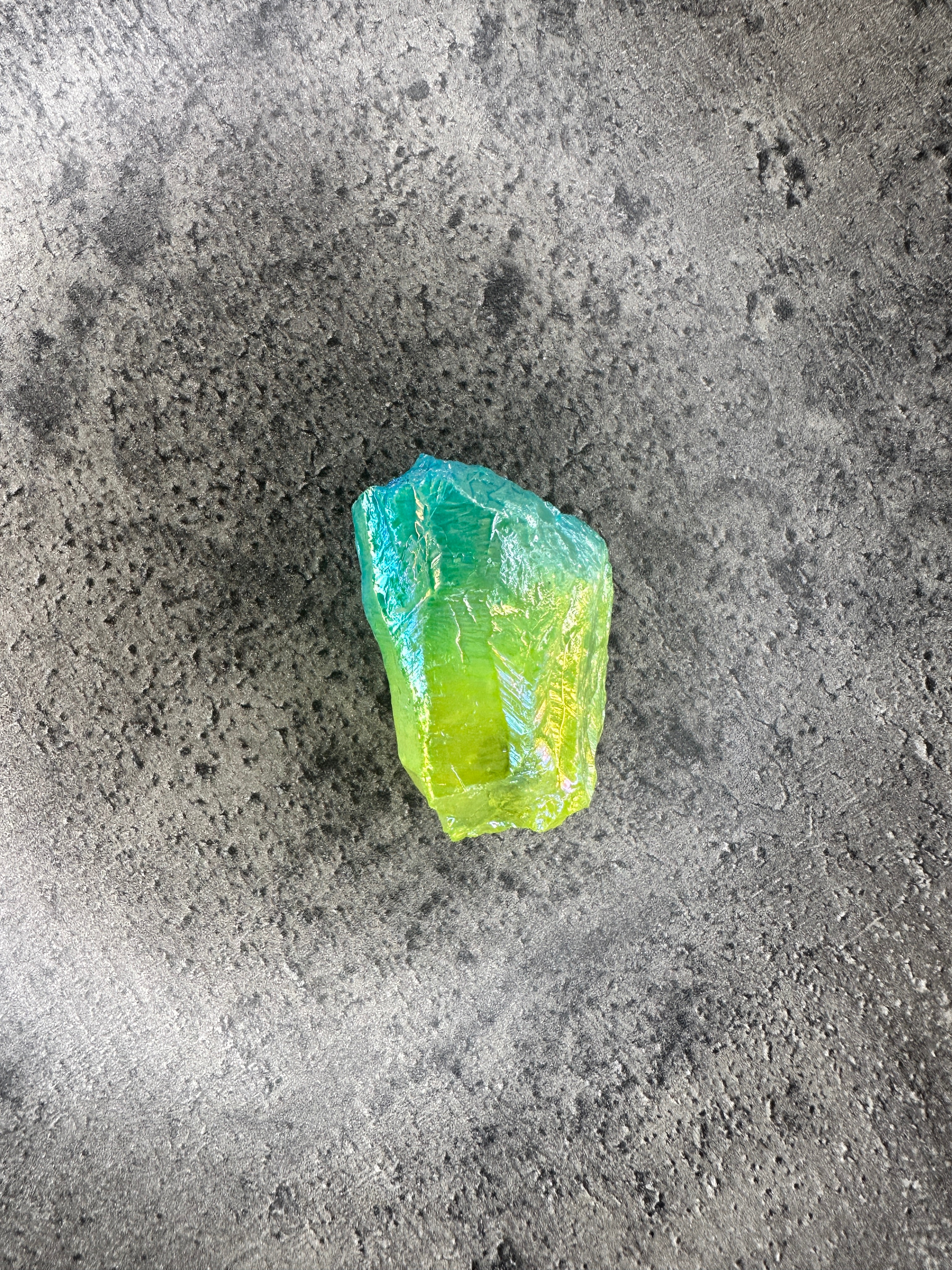 Green-yellow aura quartz - Rough chunk