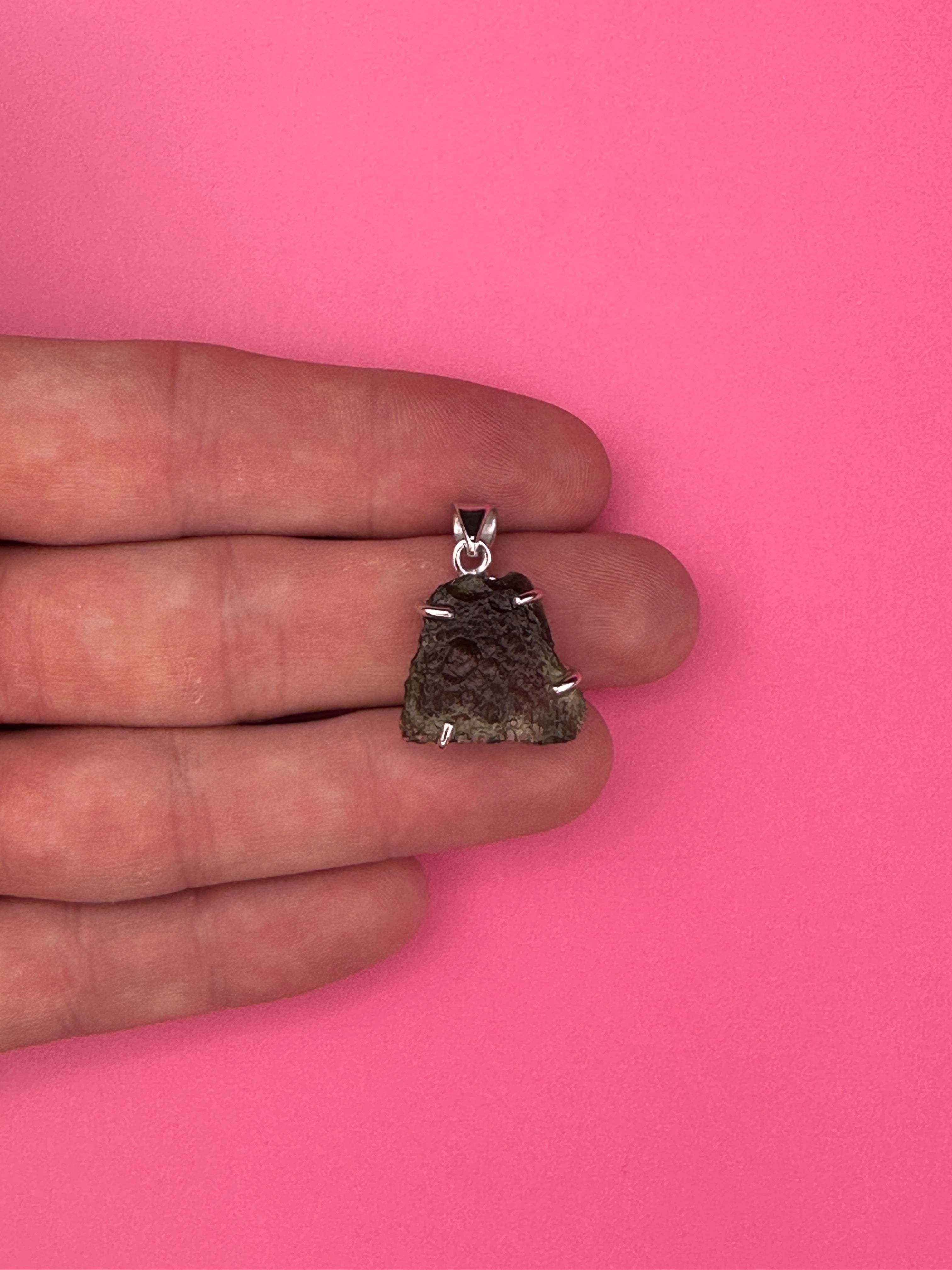 Moldavite - Necklace pendant - Rough