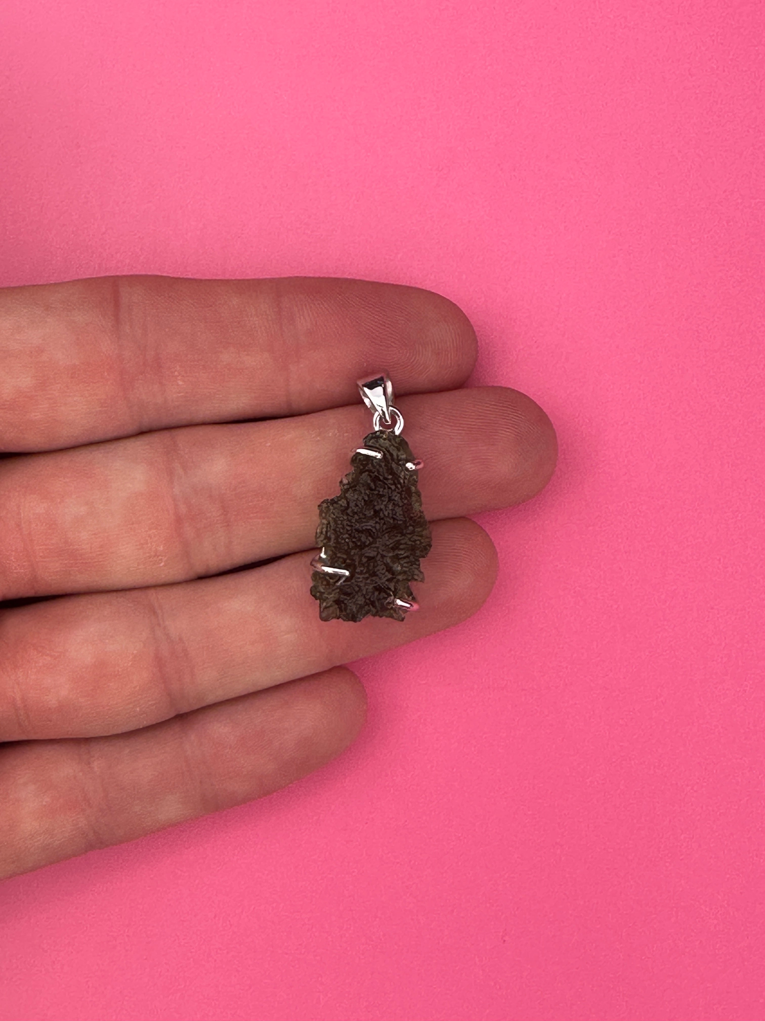 Moldavite - Necklace pendant - Rough