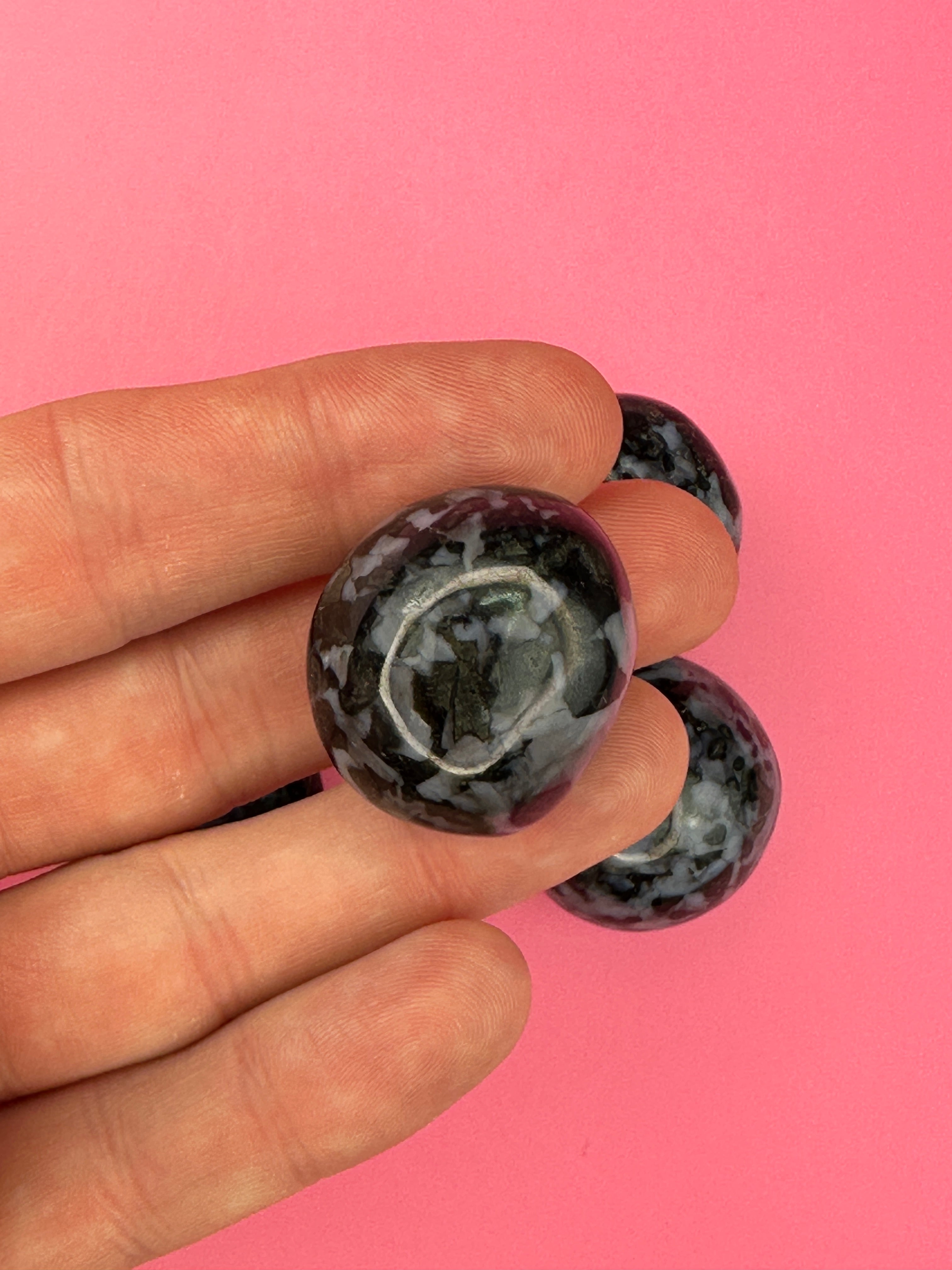 Indigo gabbro - Tumblestone