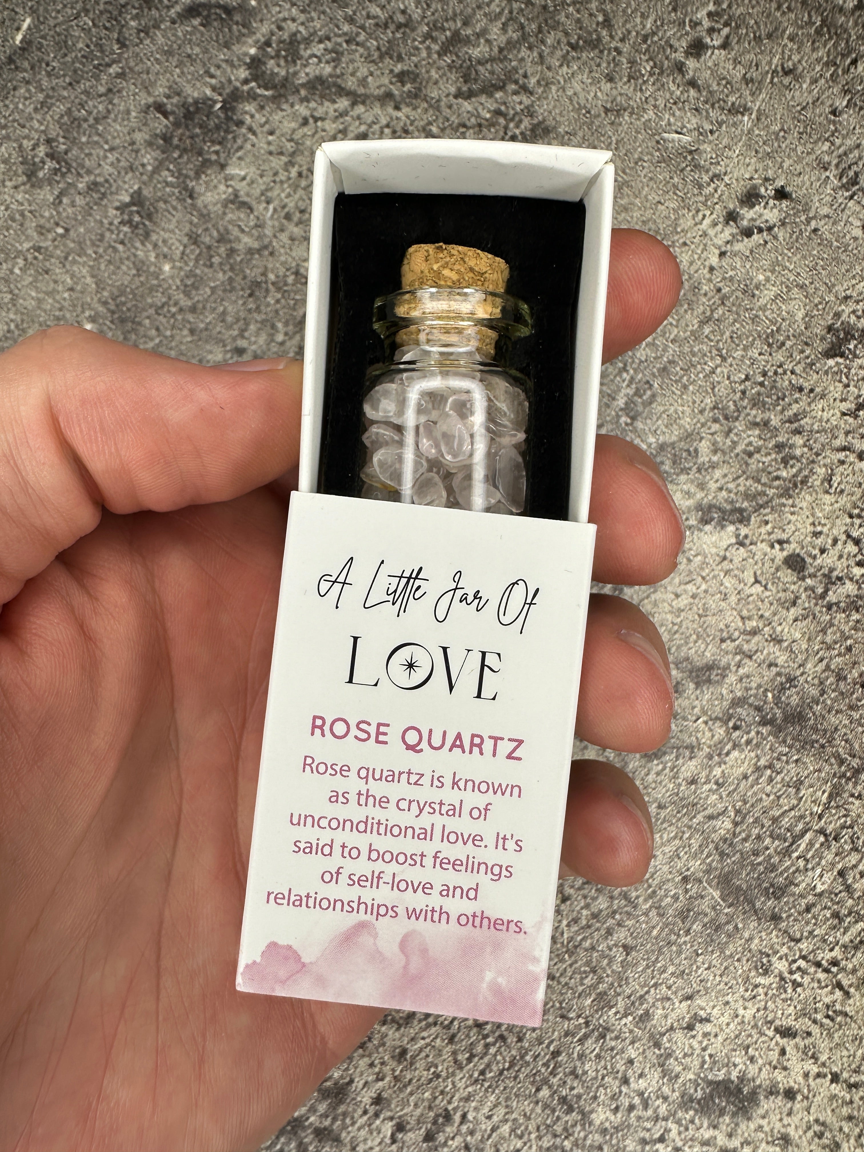 Rose quartz - Jar of love crystal chips