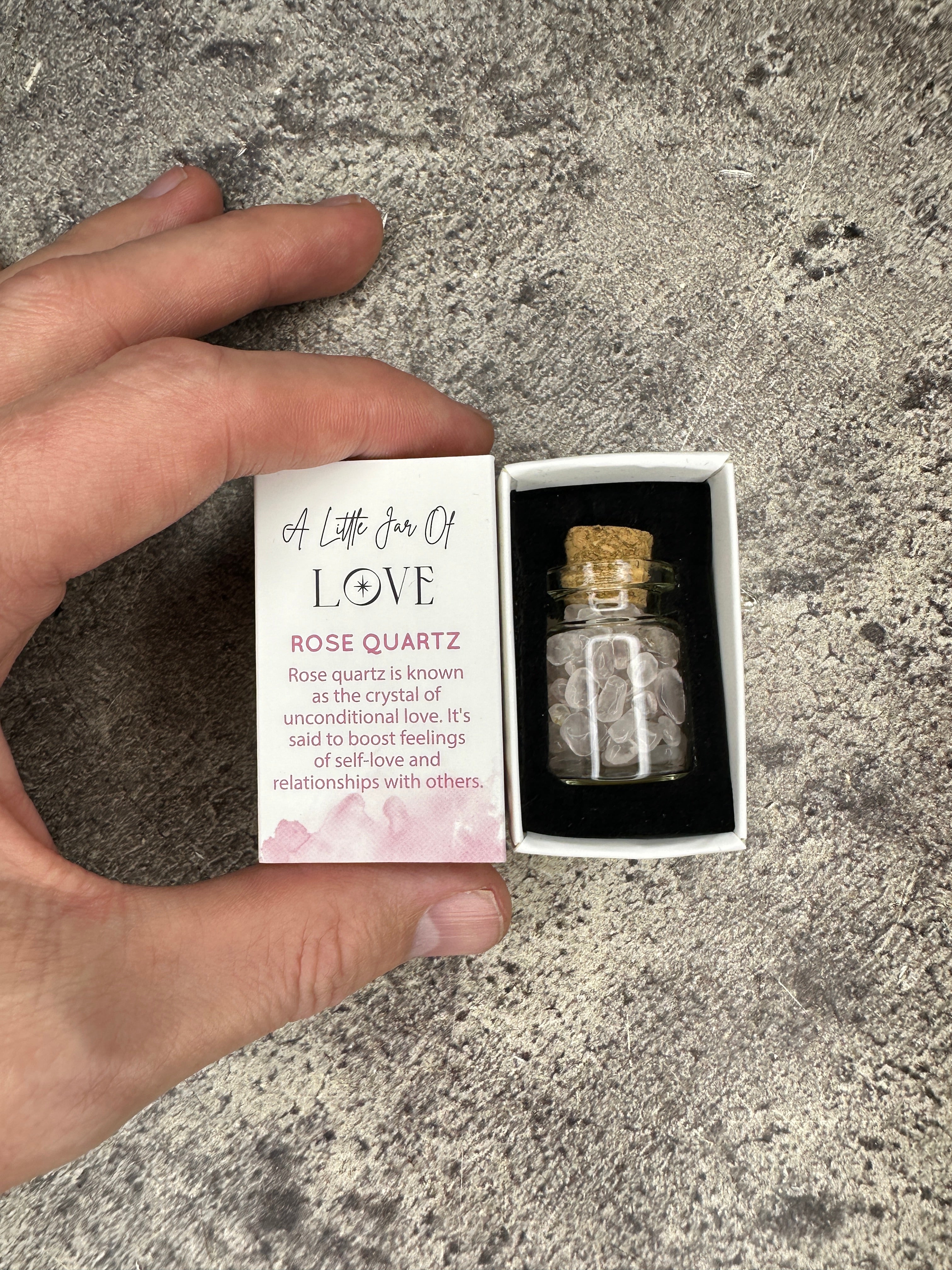 Rose quartz - Jar of love crystal chips