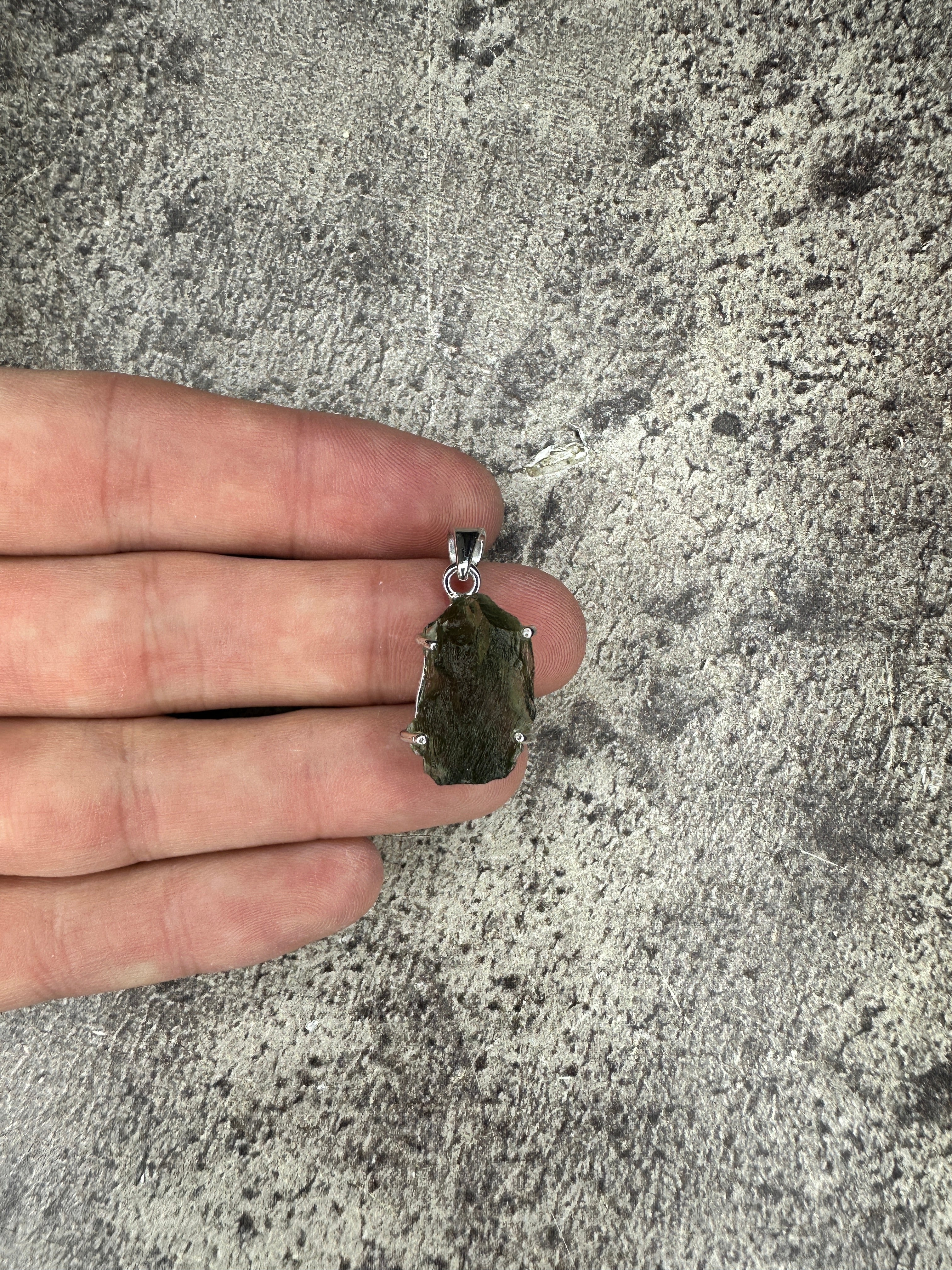 Moldavite - Necklace pendant - Rough