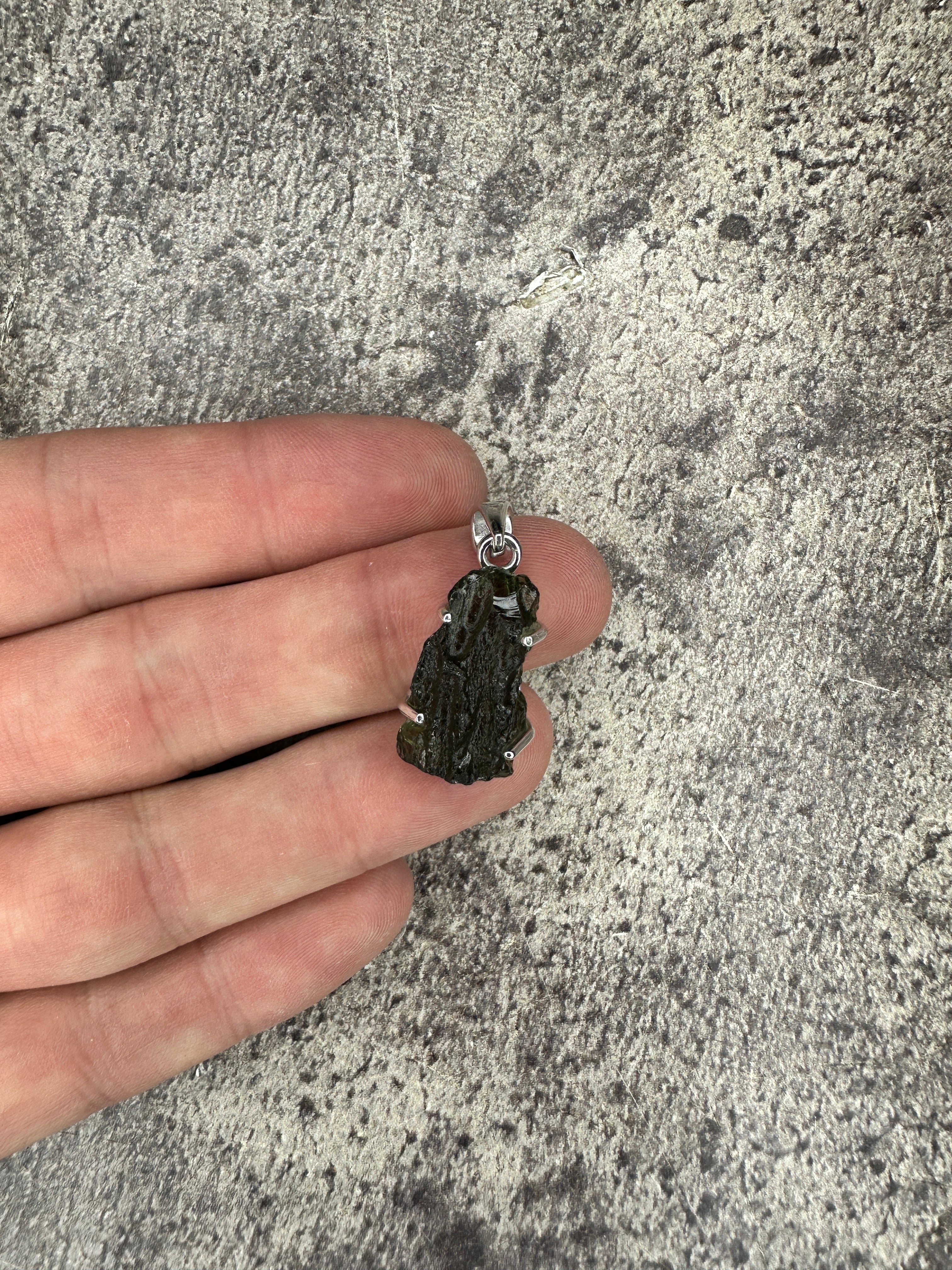 Moldavite - Necklace pendant - Rough