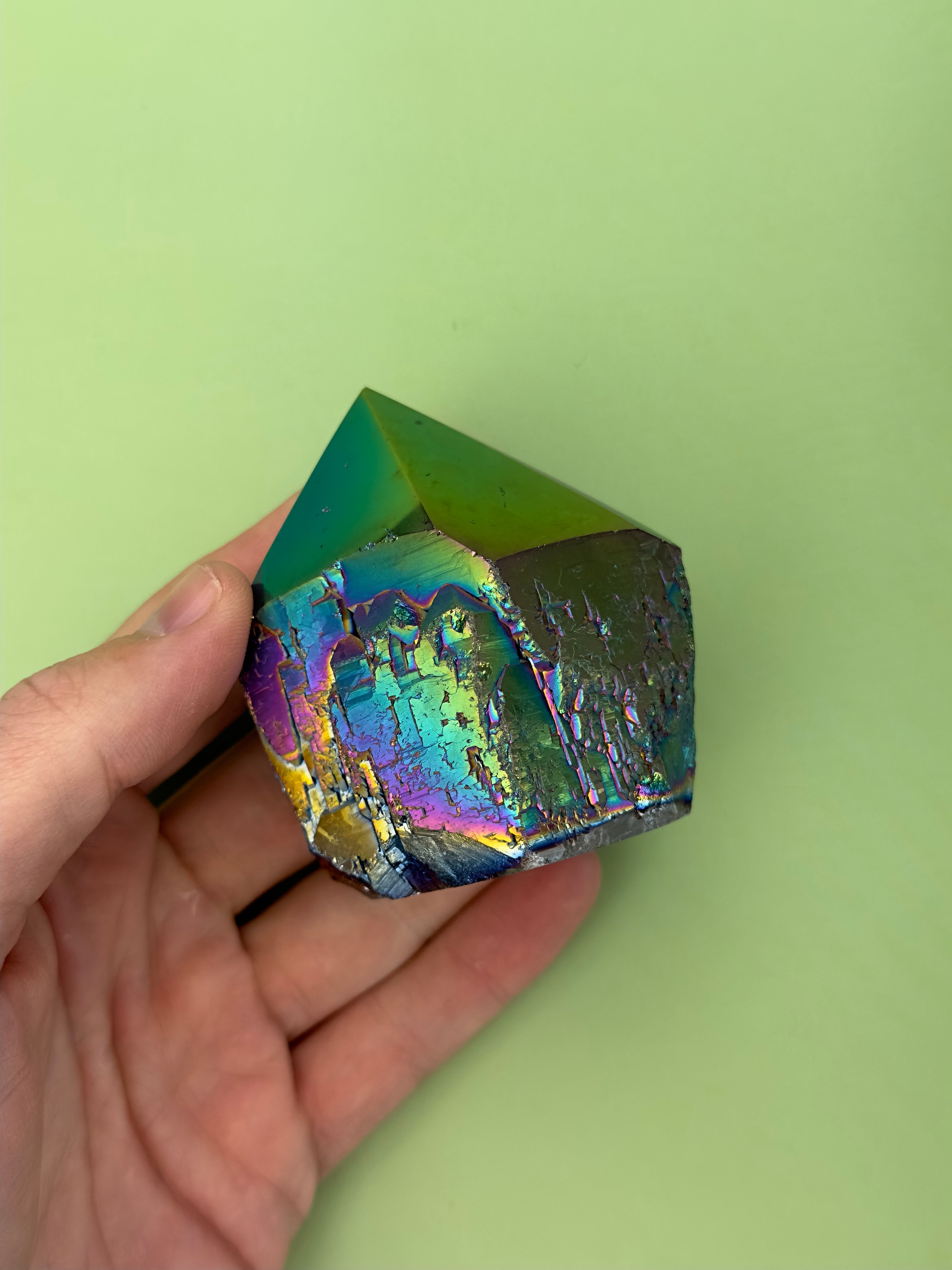Titanium aura quartz - Rough, polished point