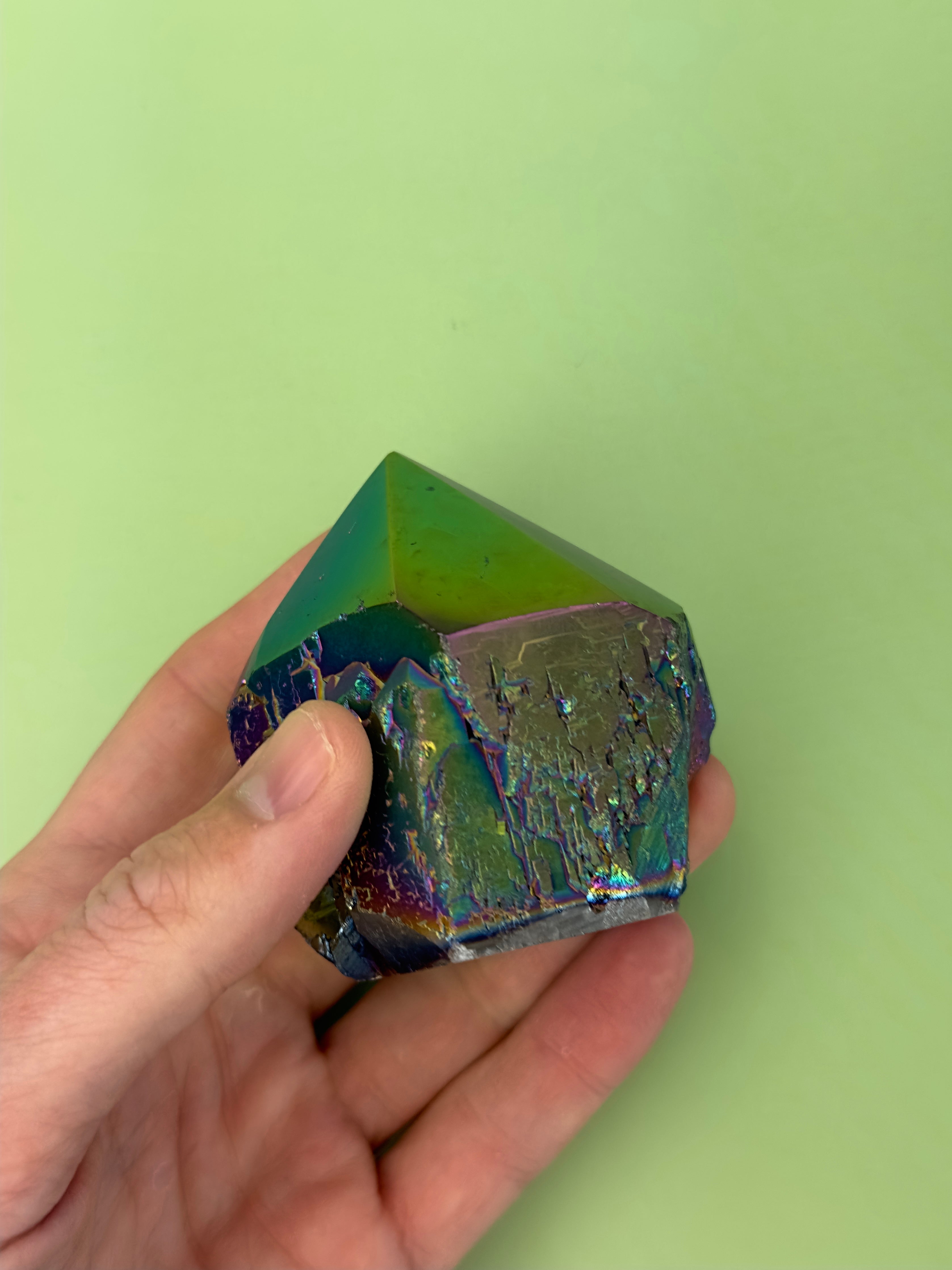 Titanium aura quartz - Rough, polished point