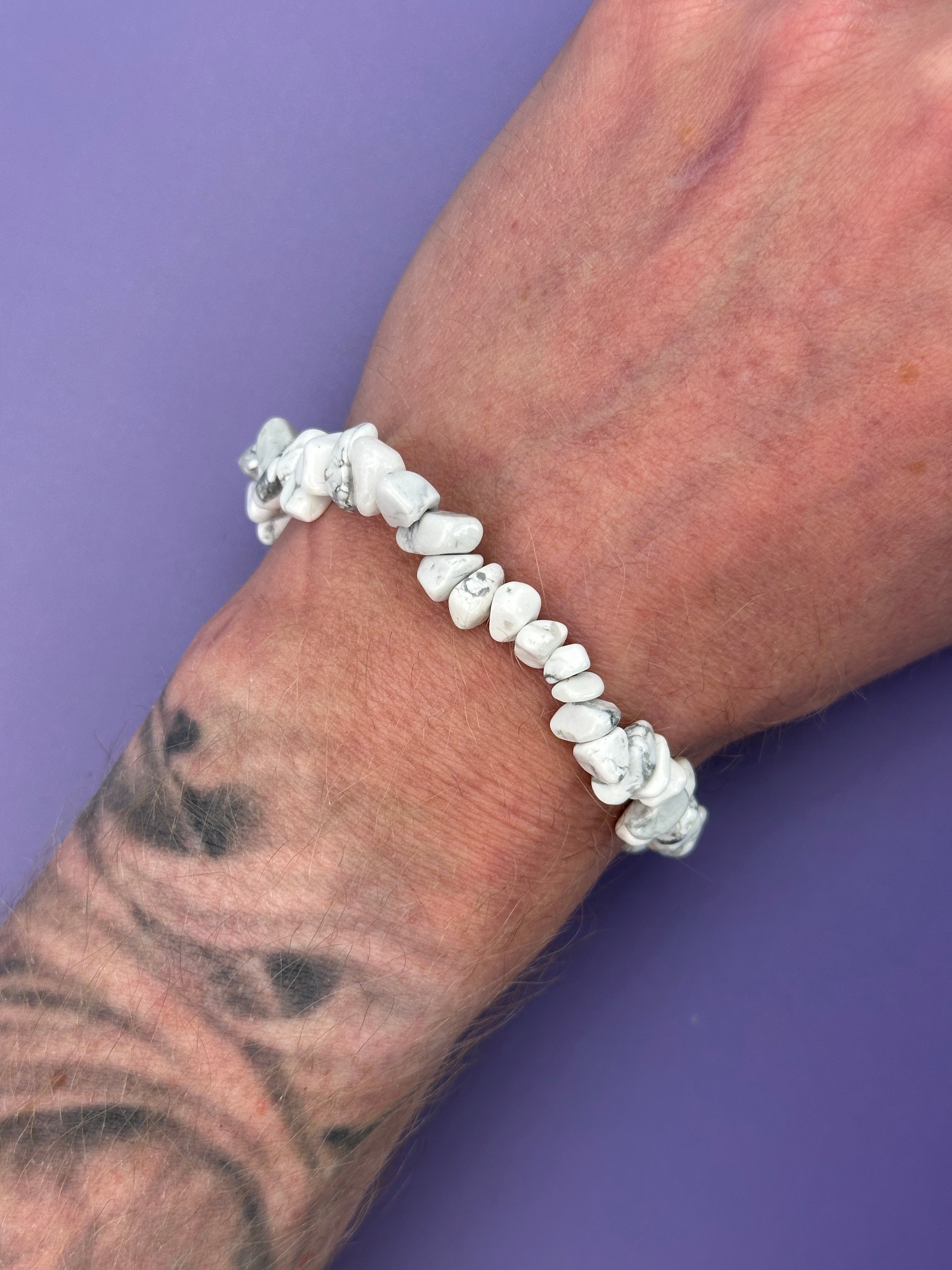 Howlite - Crystal chip bracelet