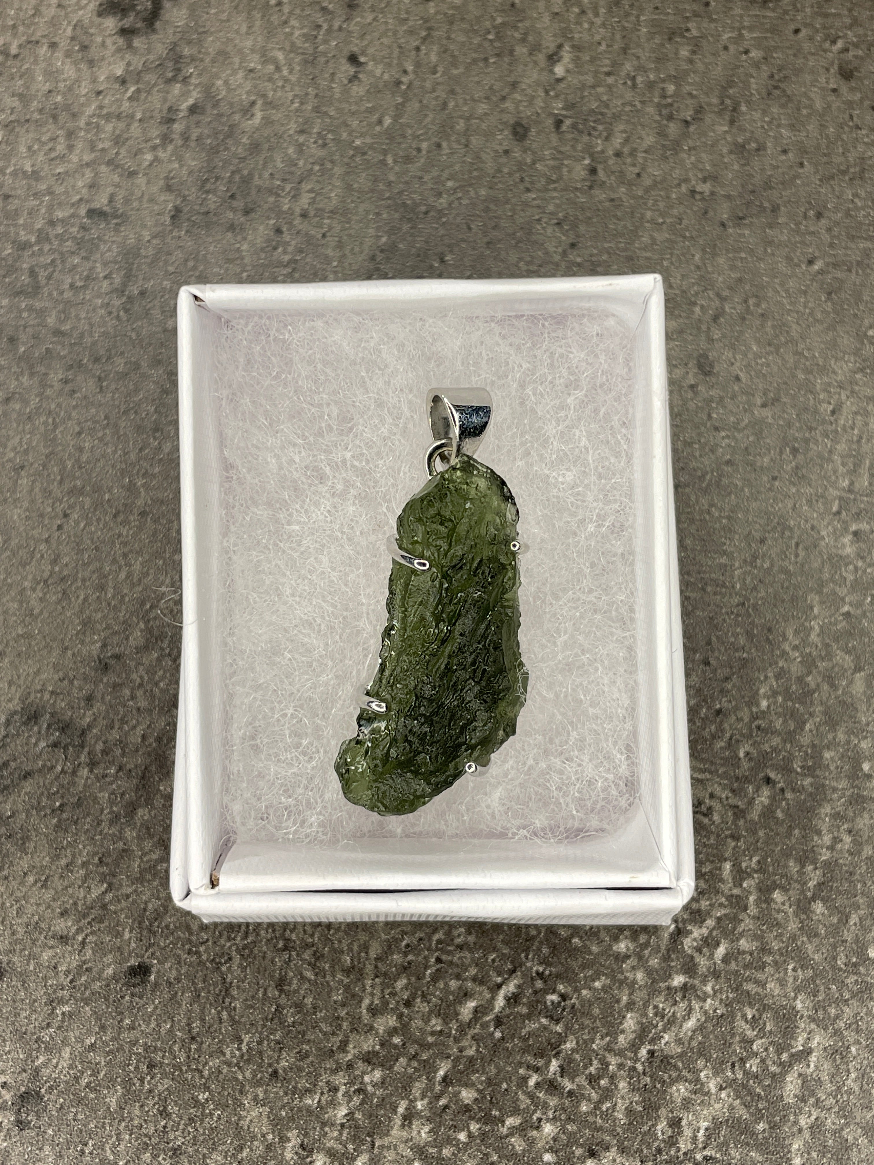 Moldavite - Necklace pendant - Rough