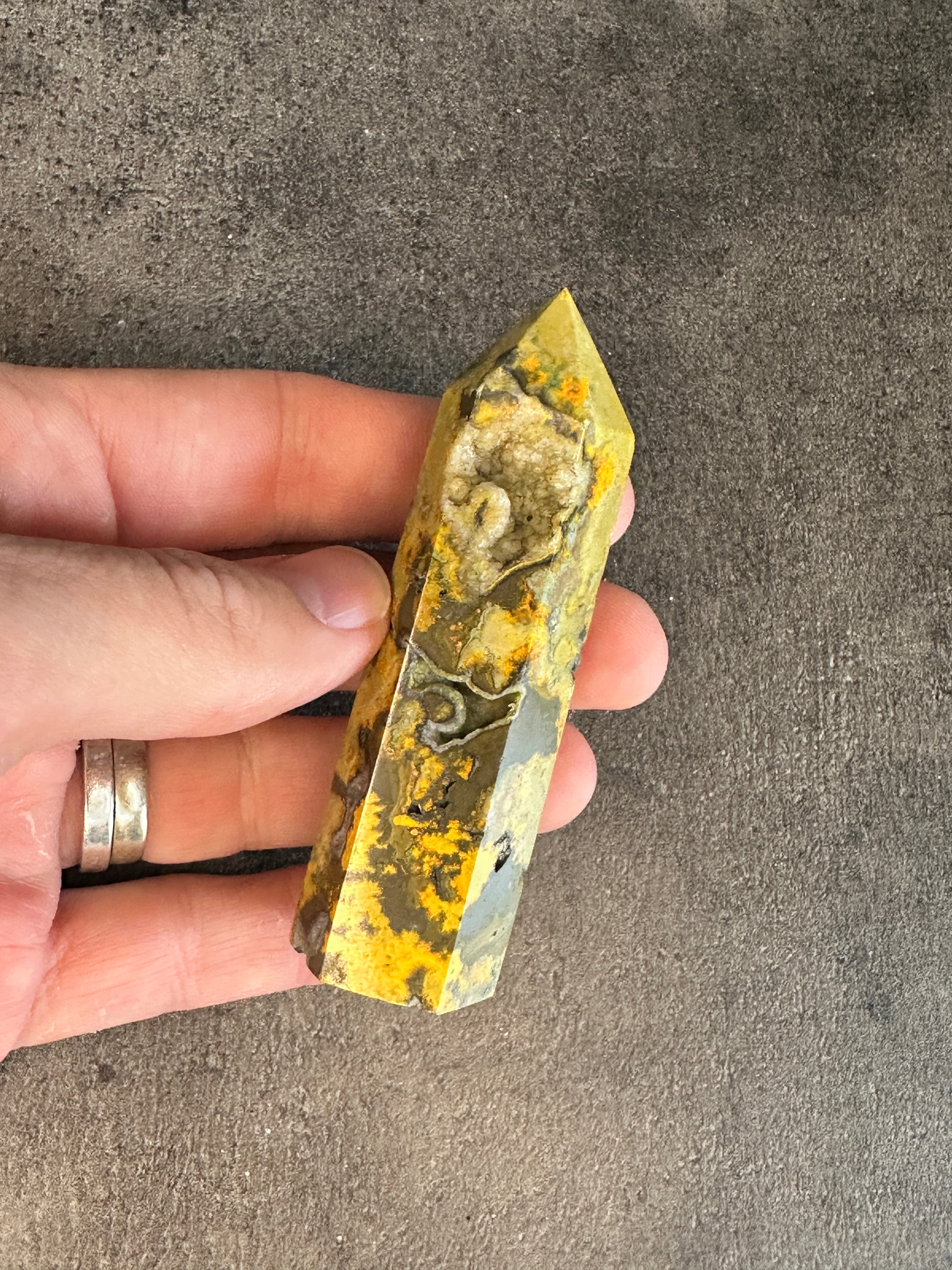 Bumblebee jasper - Tower