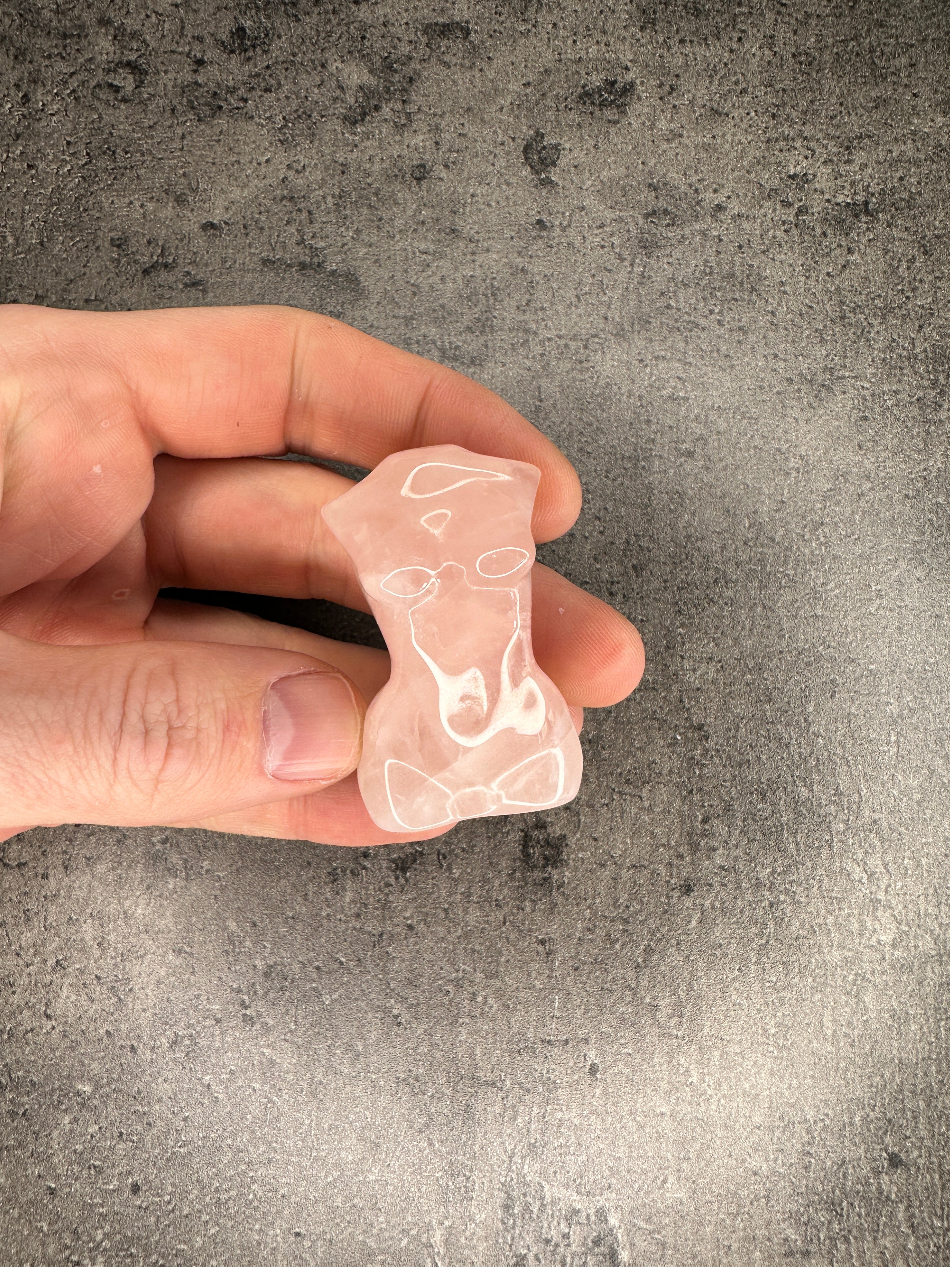 Rose quartz - Female torso