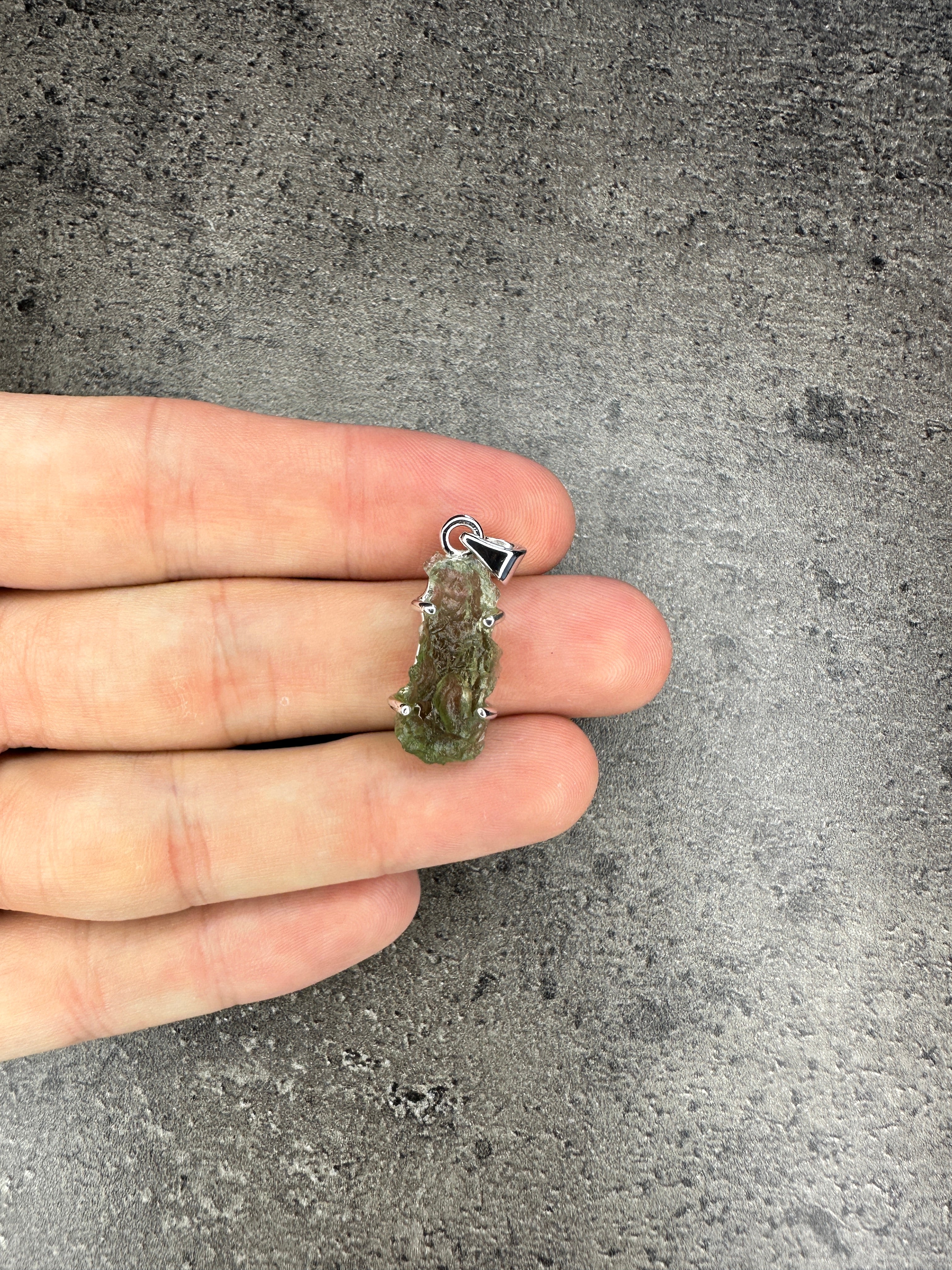 Moldavite - Necklace pendant - Rough