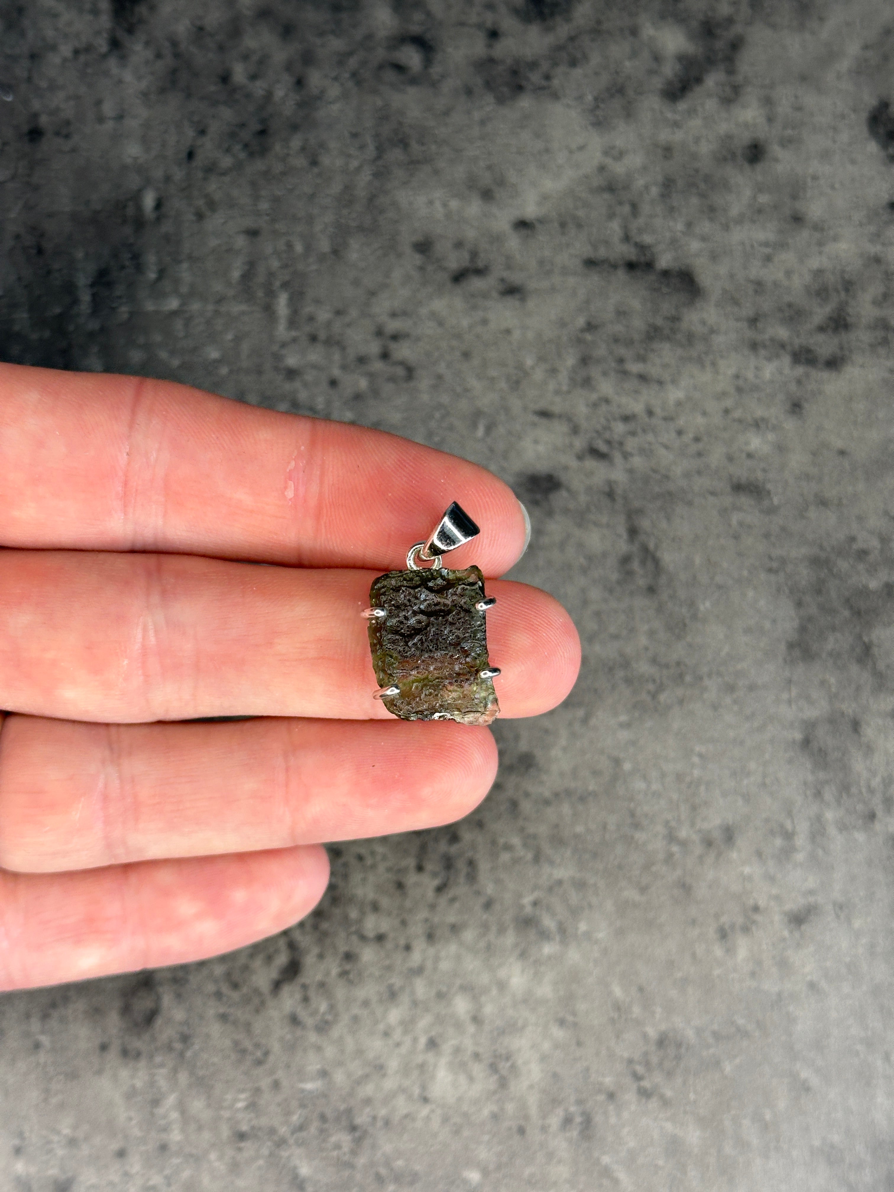 Moldavite - Necklace pendant - Rough