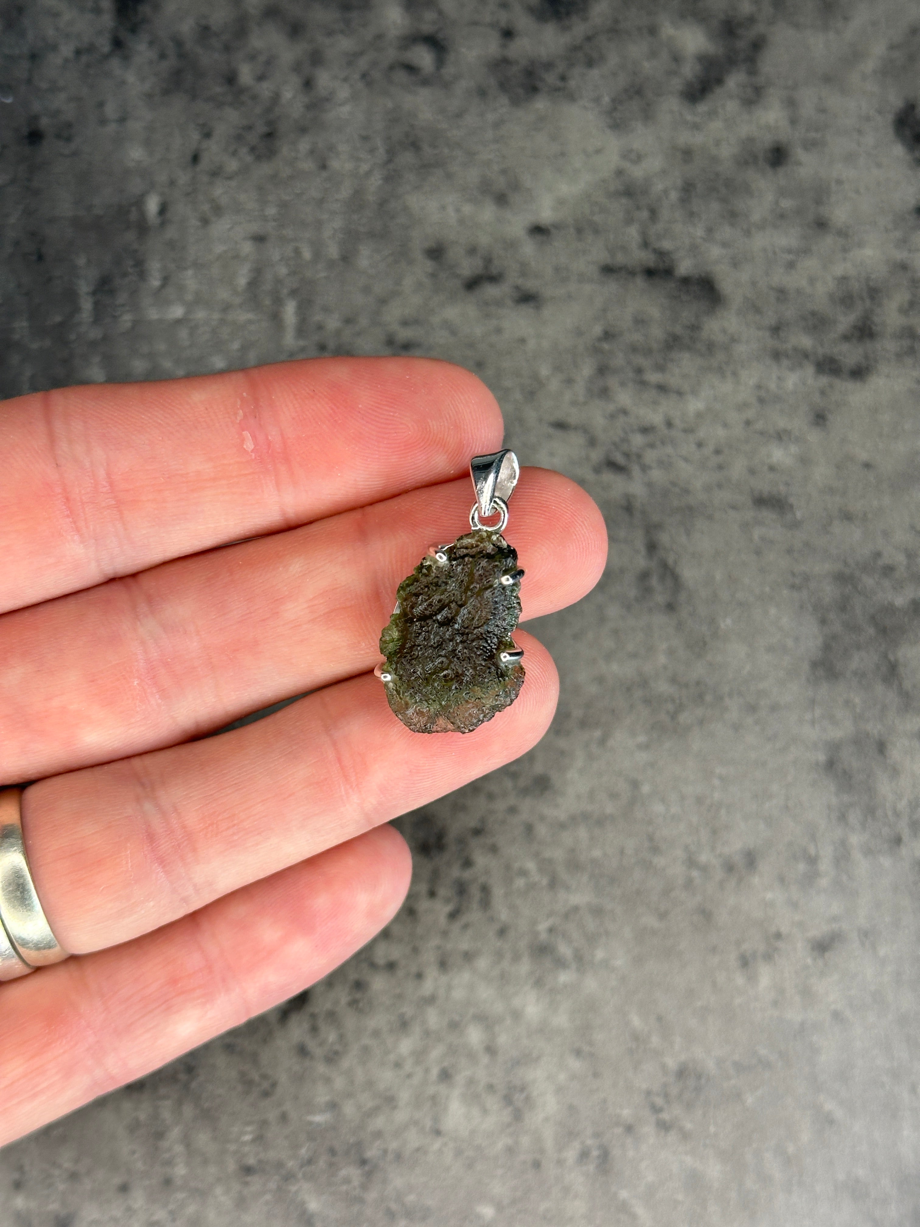Moldavite - Necklace pendant - Rough