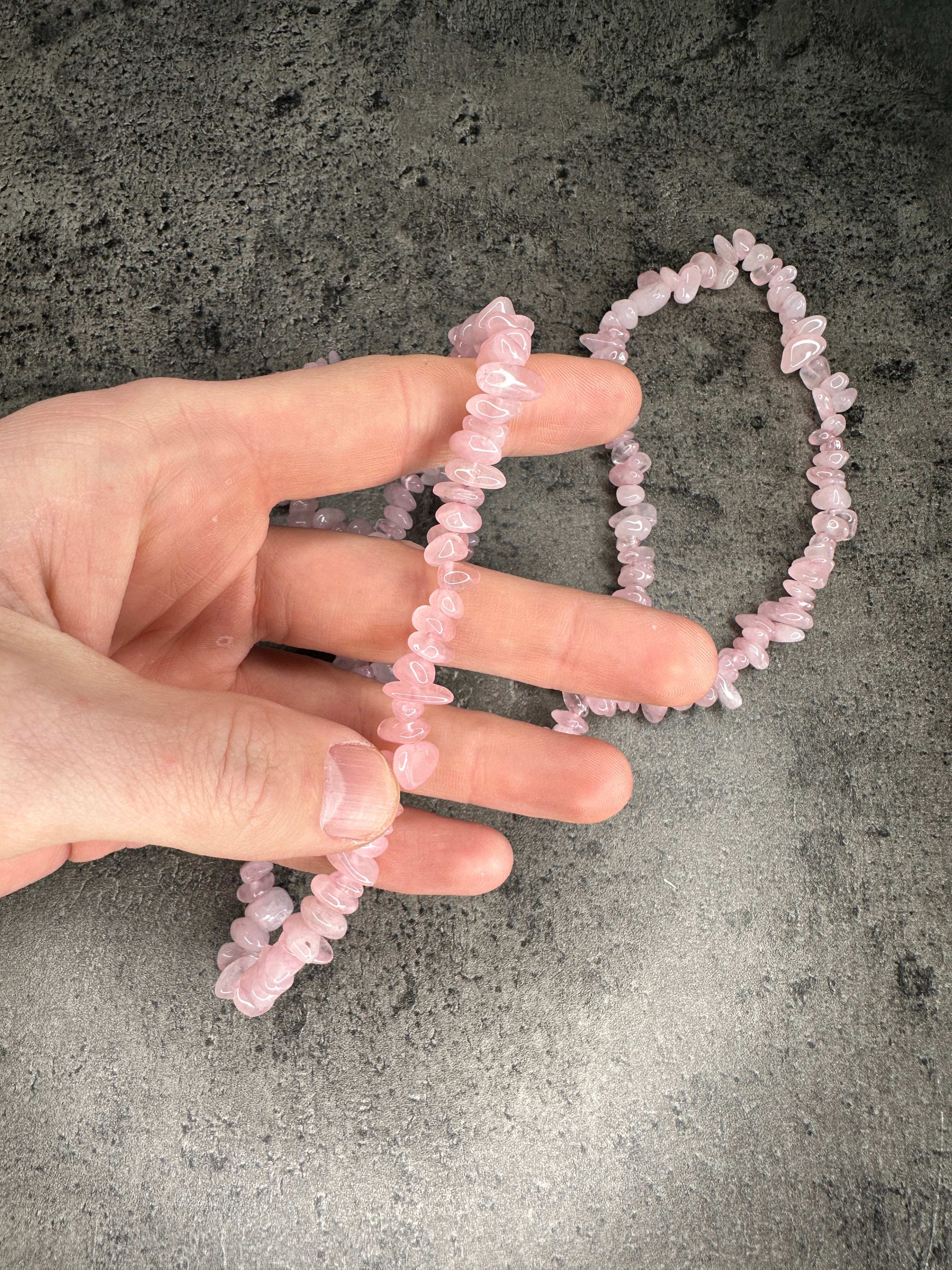 Rose quartz - Crystal chip necklace
