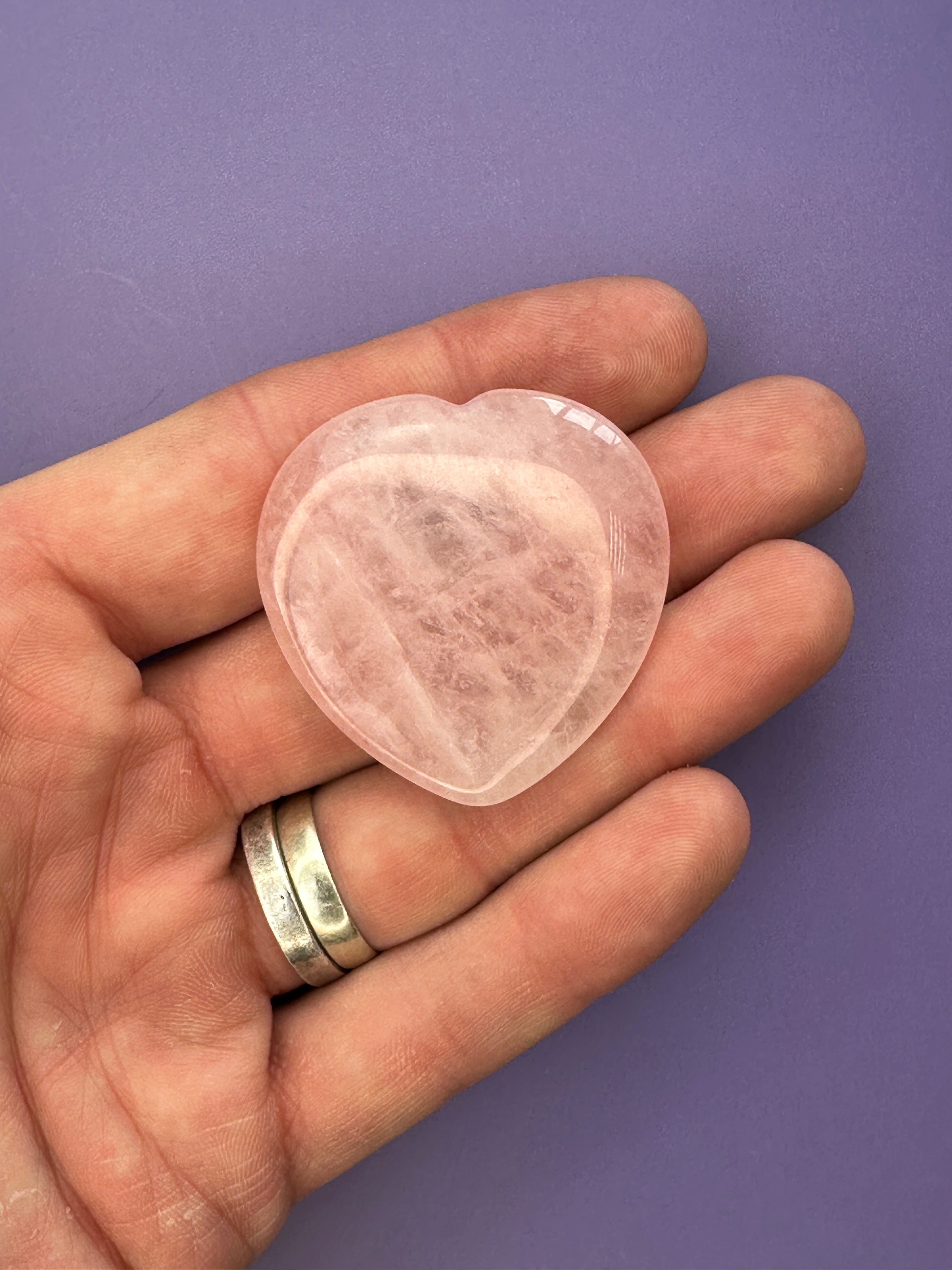 Rose quartz - Heart thumbstone