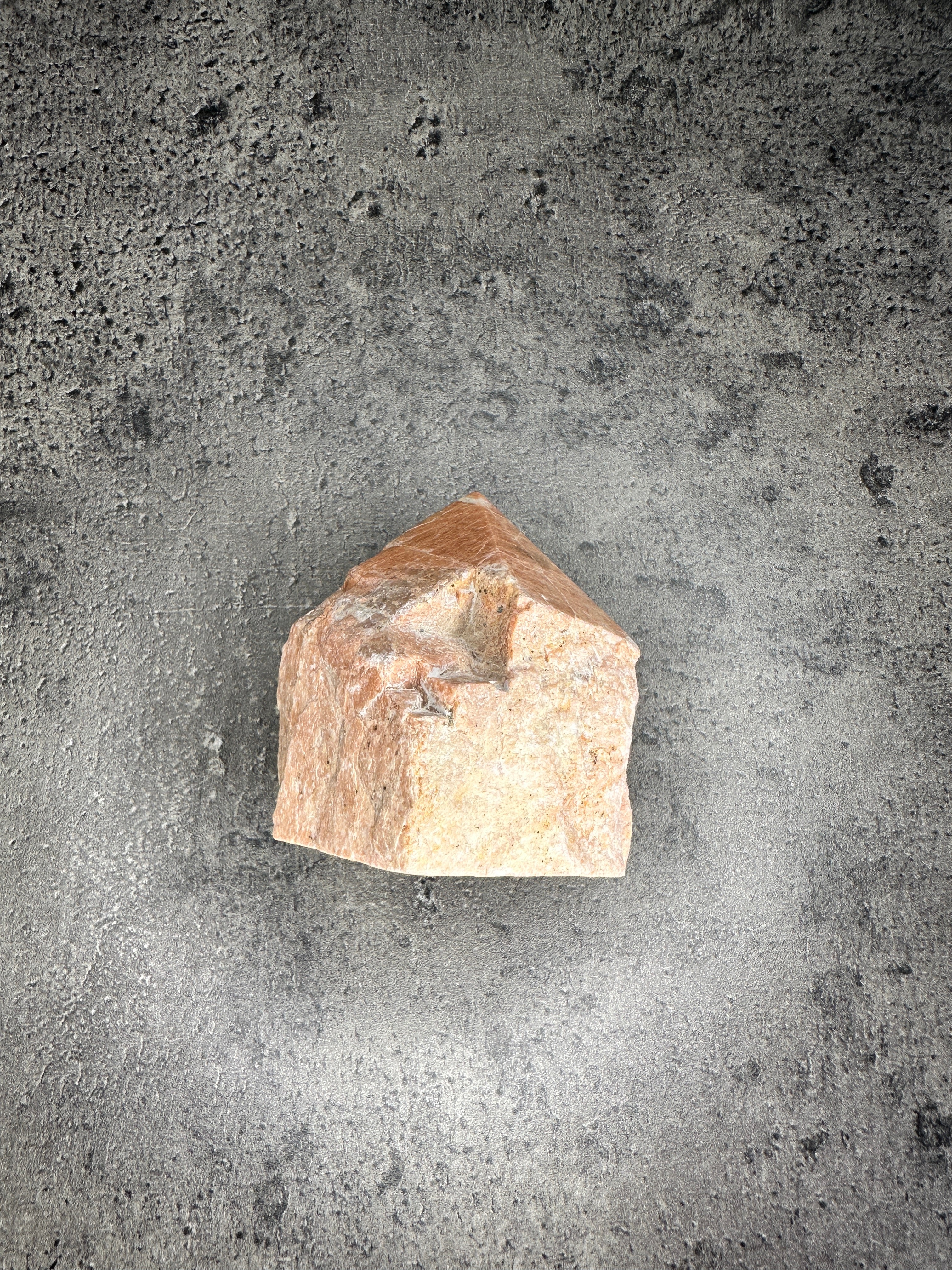 Peach moonstone - Rough cut point