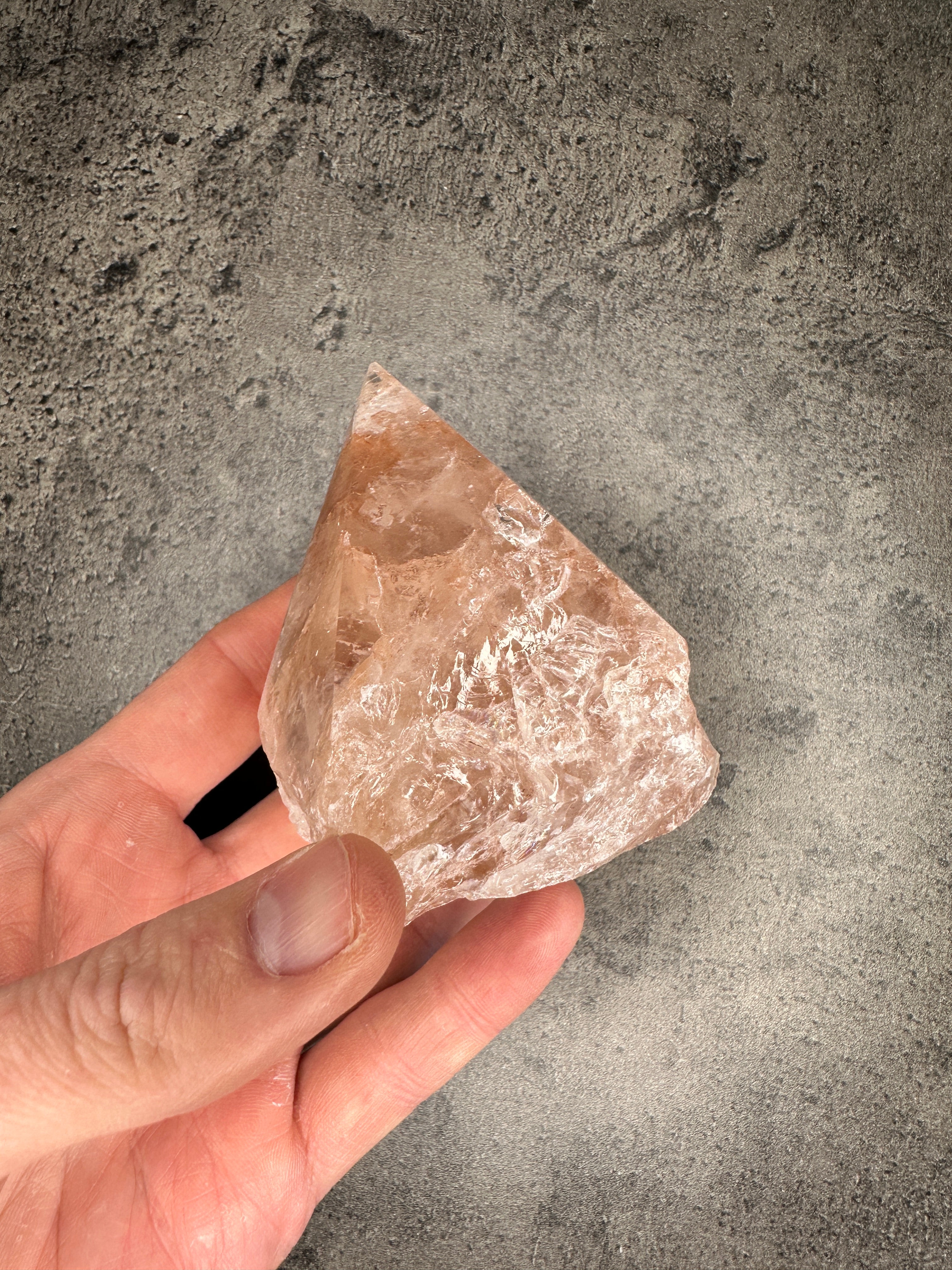 Red hematoid (Fire quartz) - Rough cut point