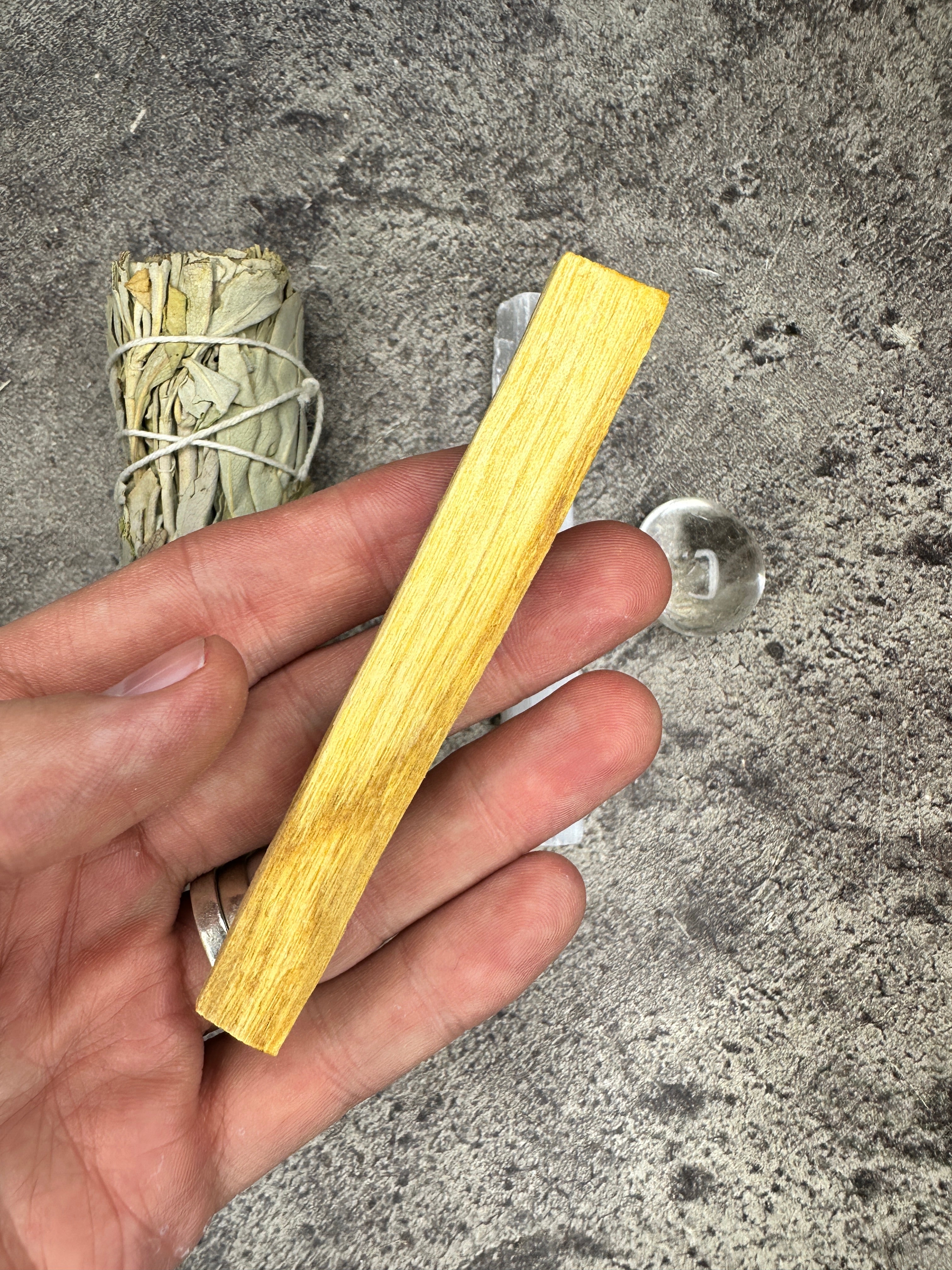 Smudge kit - Sage, Palo Santo, Selenite and Clear Quartz