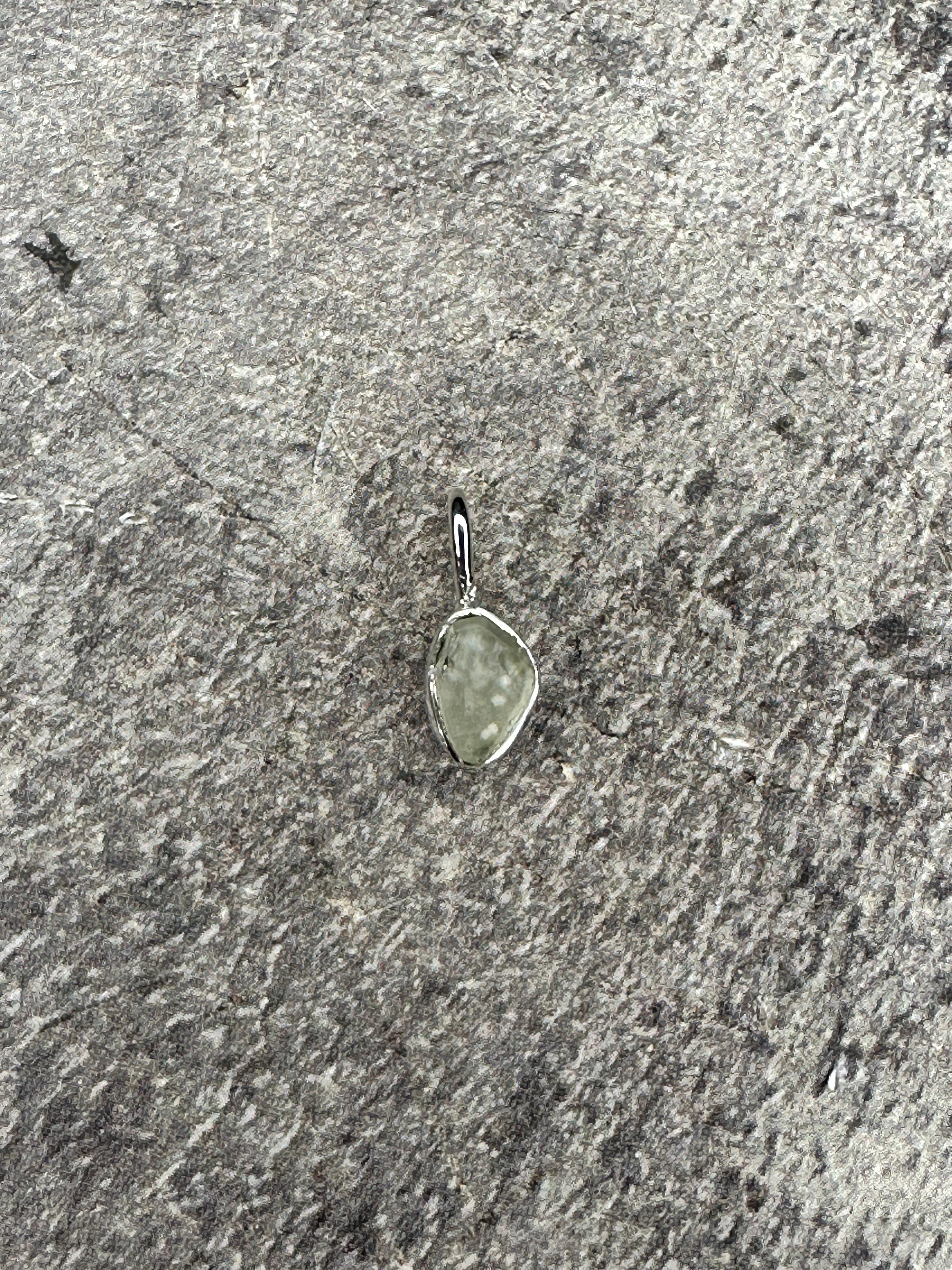 Libyan desert glass - Mini necklace pendant