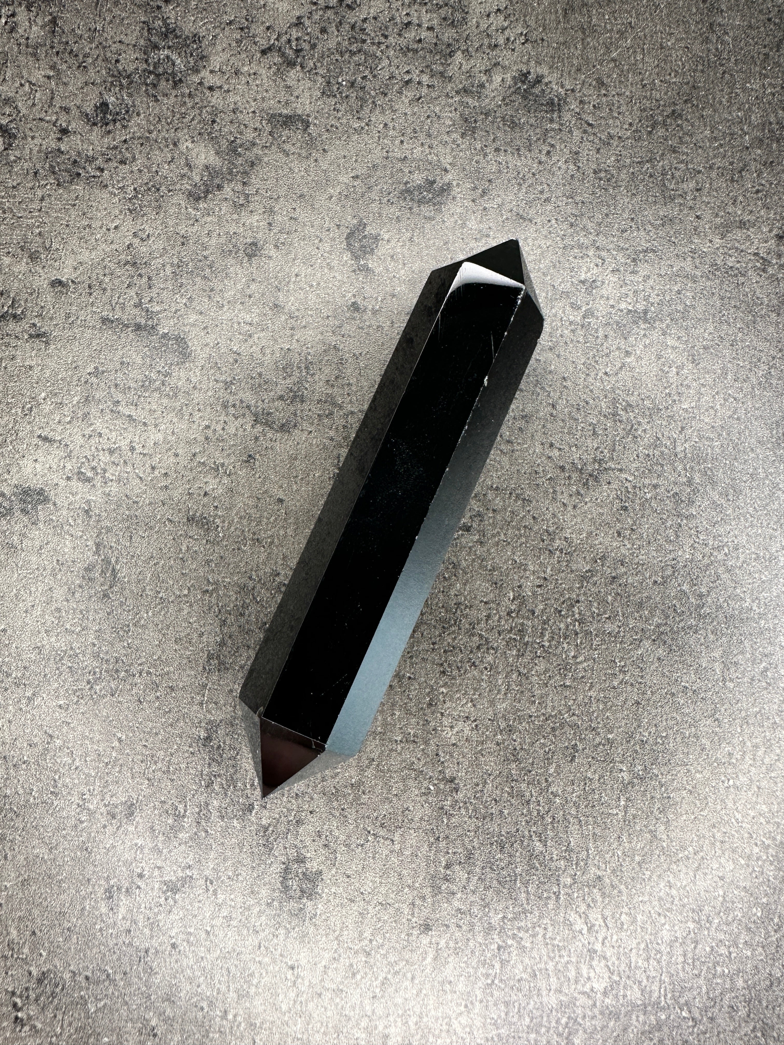 Black obsidian - Double-terminated point