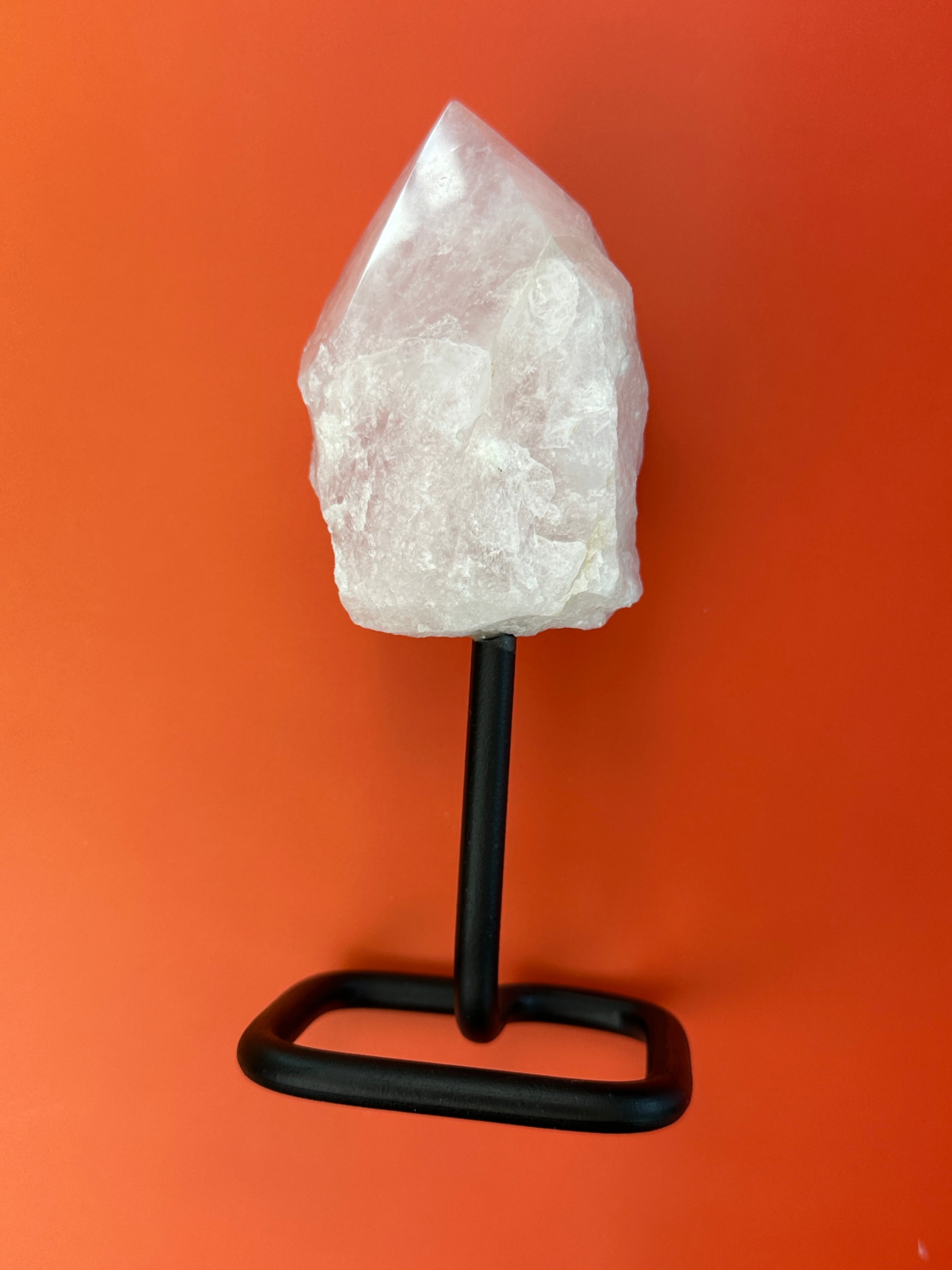 Rose quartz - Point on stand