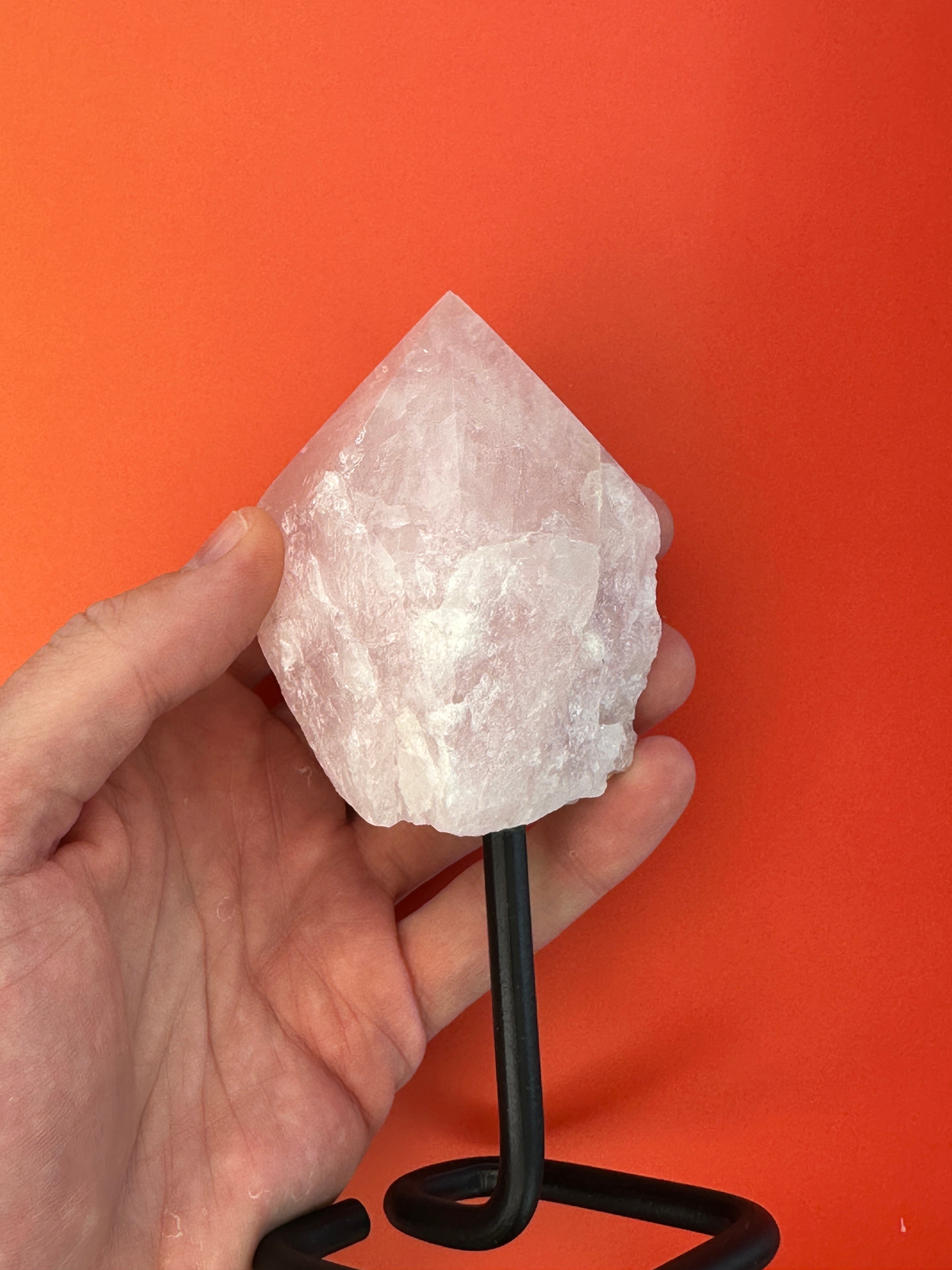 Rose quartz - Point on stand