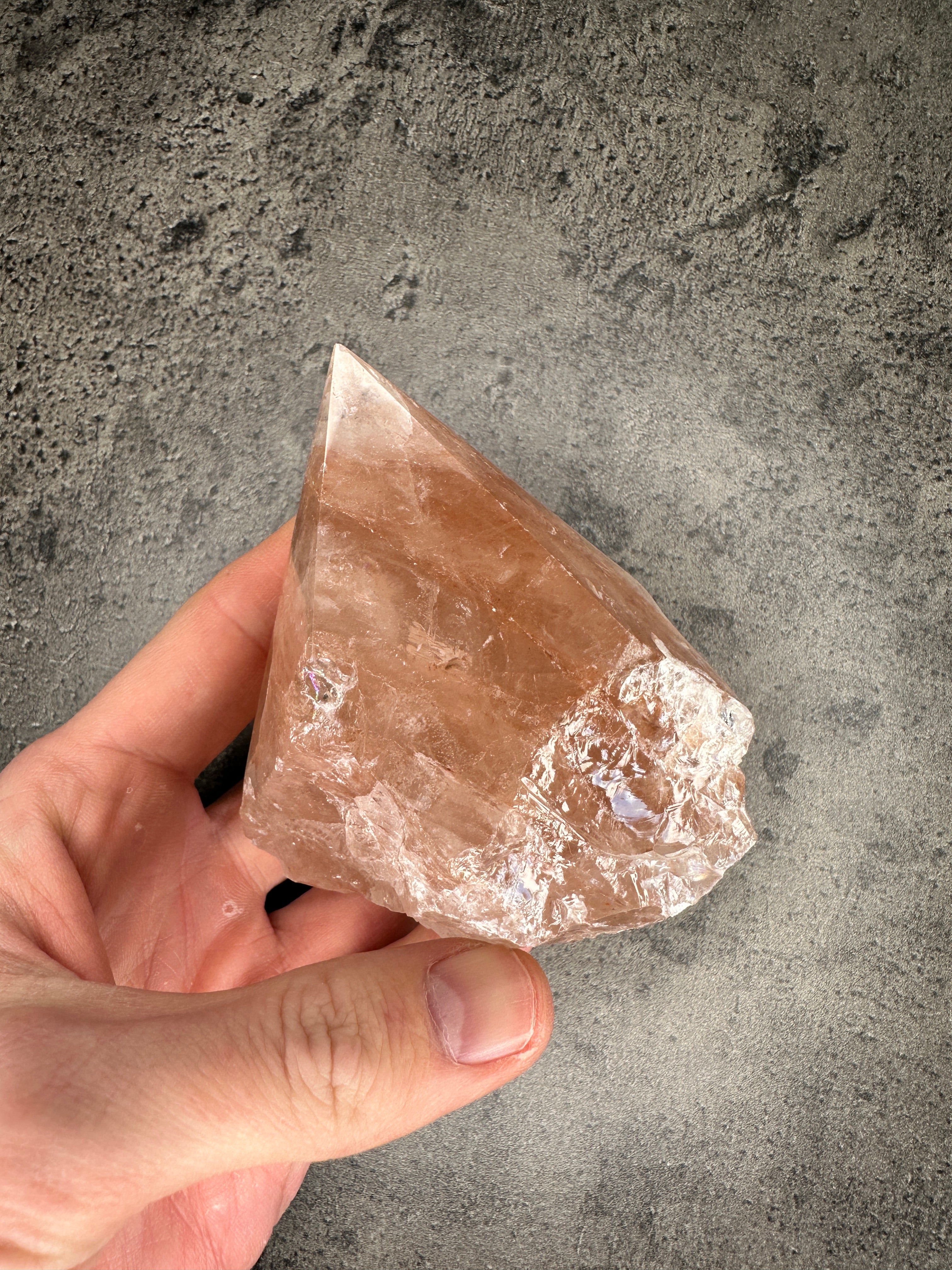 Red hematoid (Fire quartz) - Rough cut point