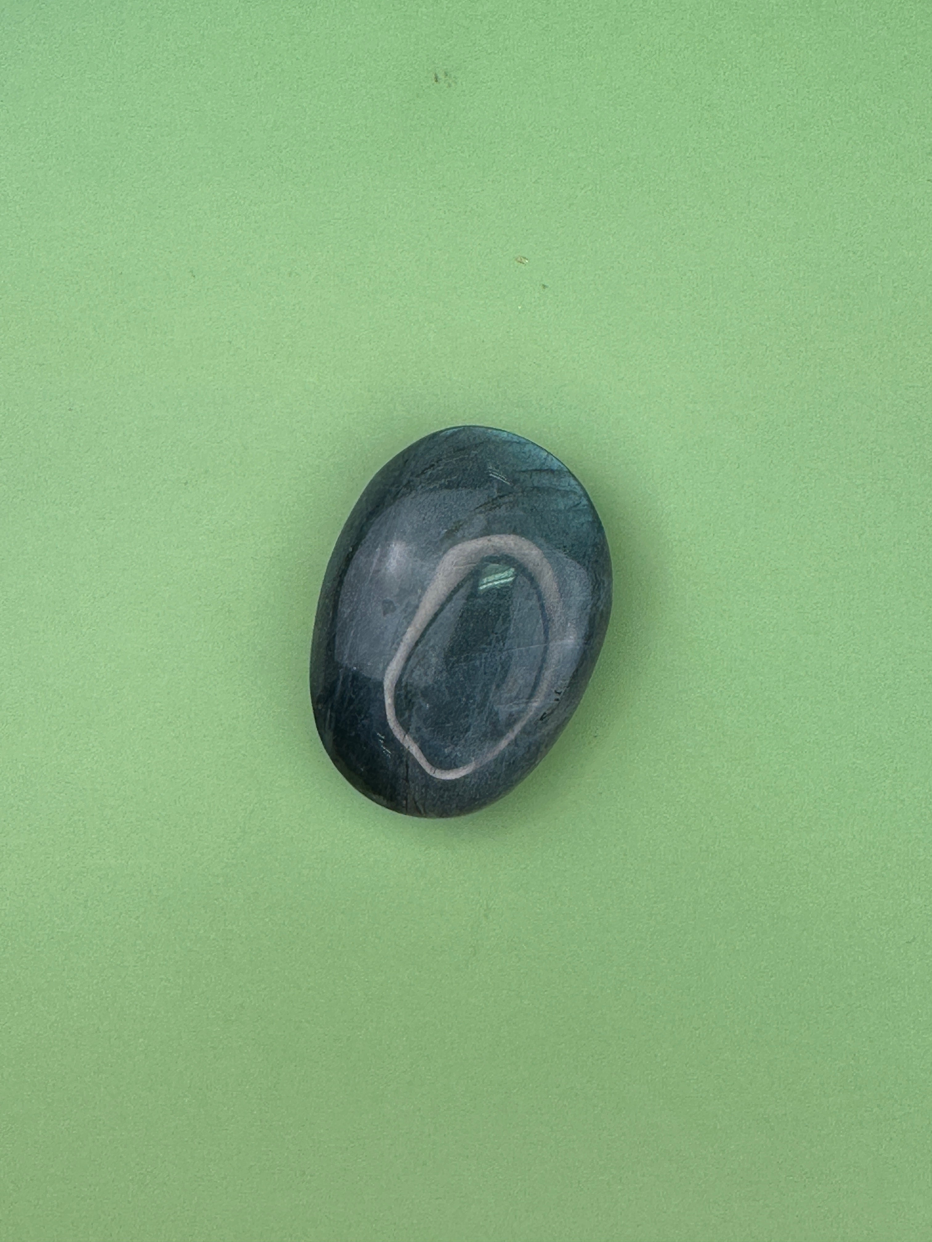 Labradorite - Flashy palm stone