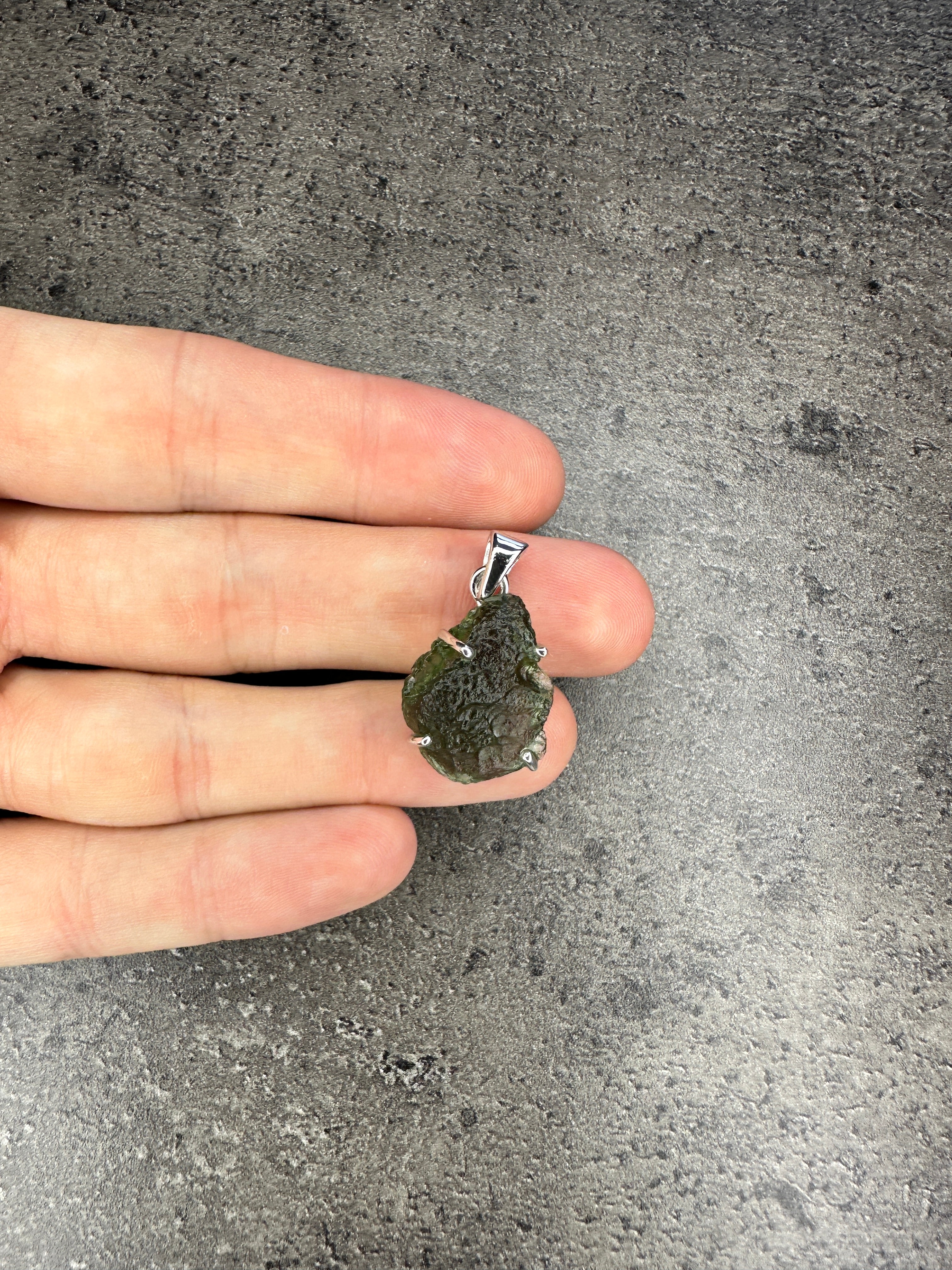 Moldavite - Necklace pendant - Rough