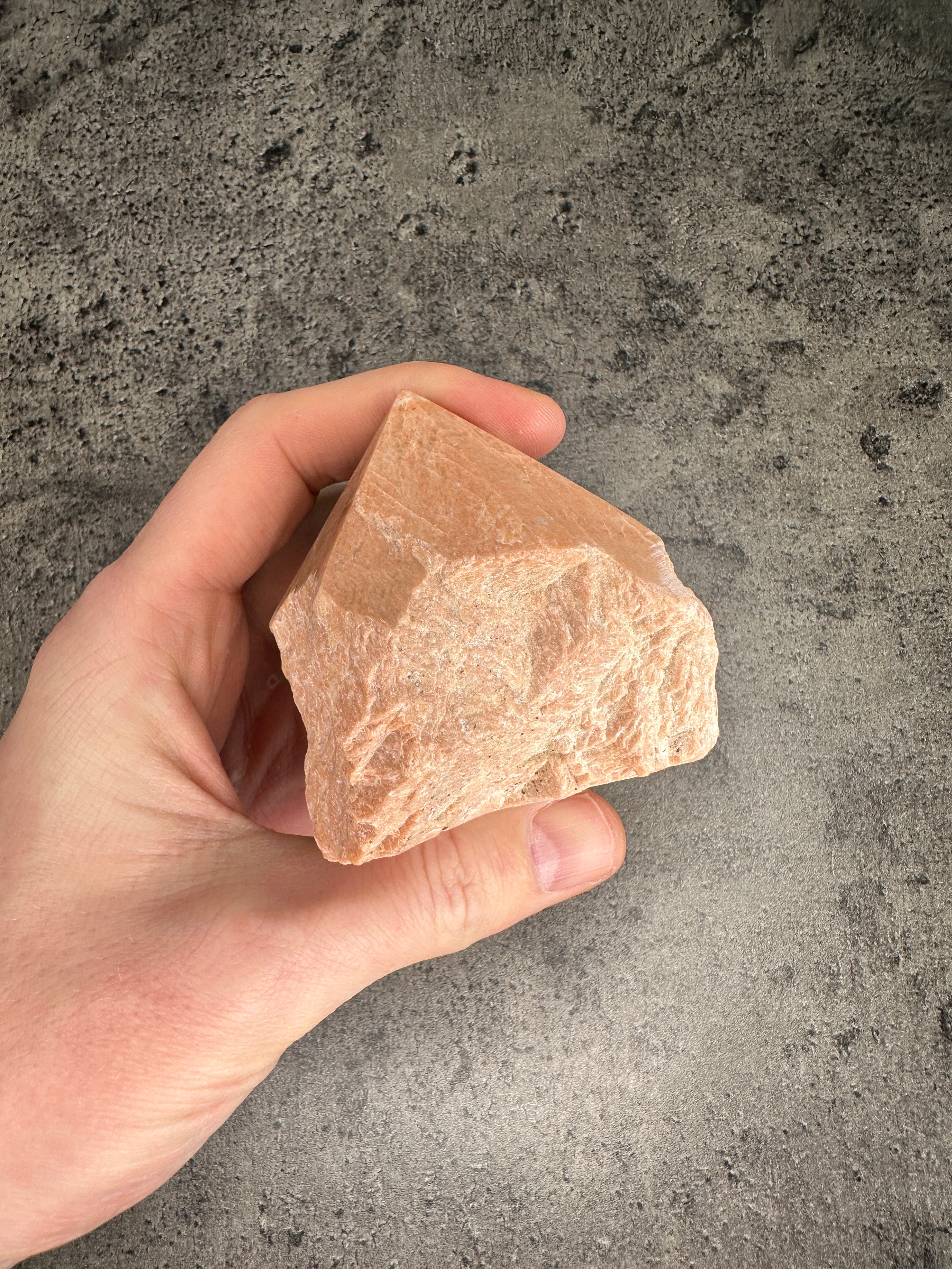 Peach moonstone - Rough cut point