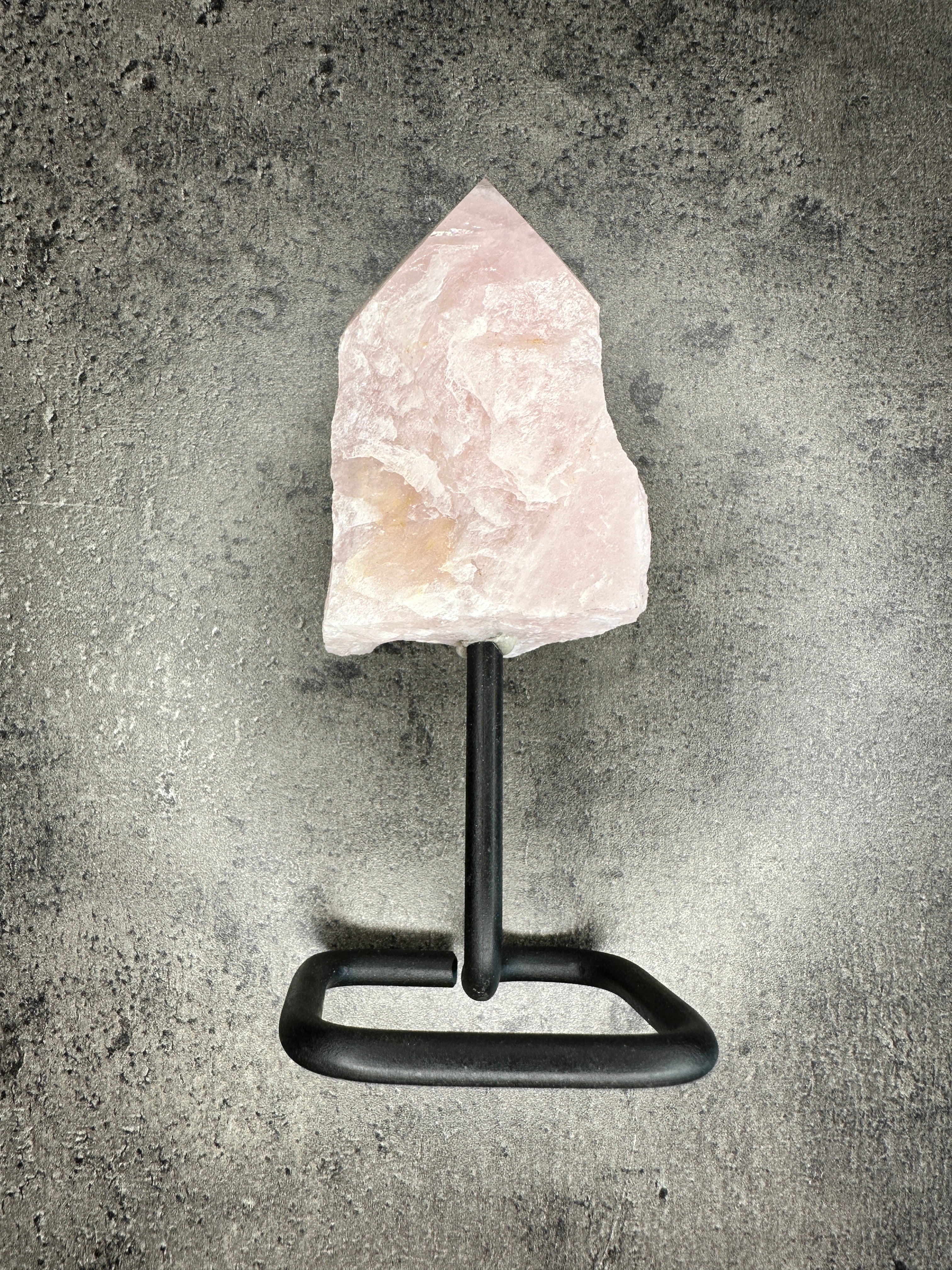 Rose quartz - Point on stand