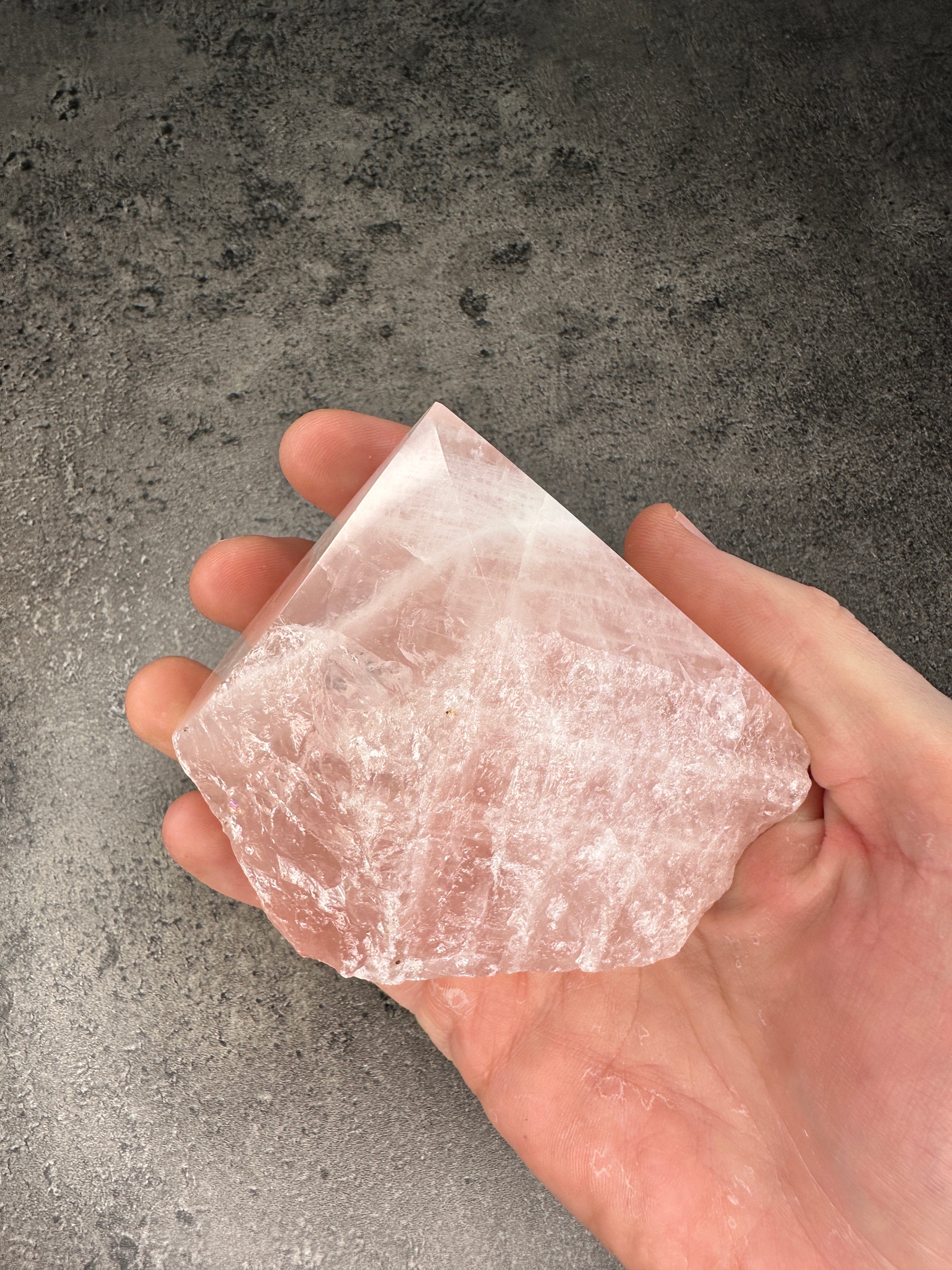 Rose quartz - Rough cut point