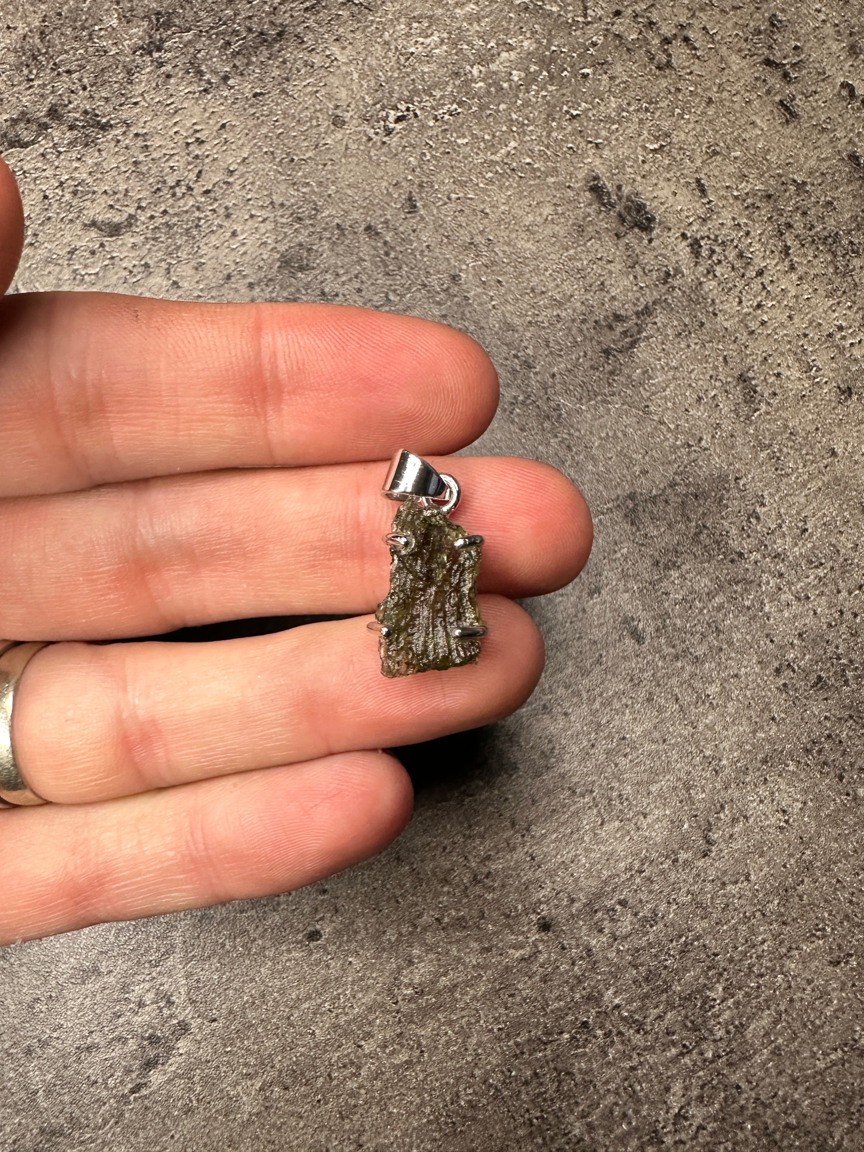 Moldavite - Necklace pendant - Rough
