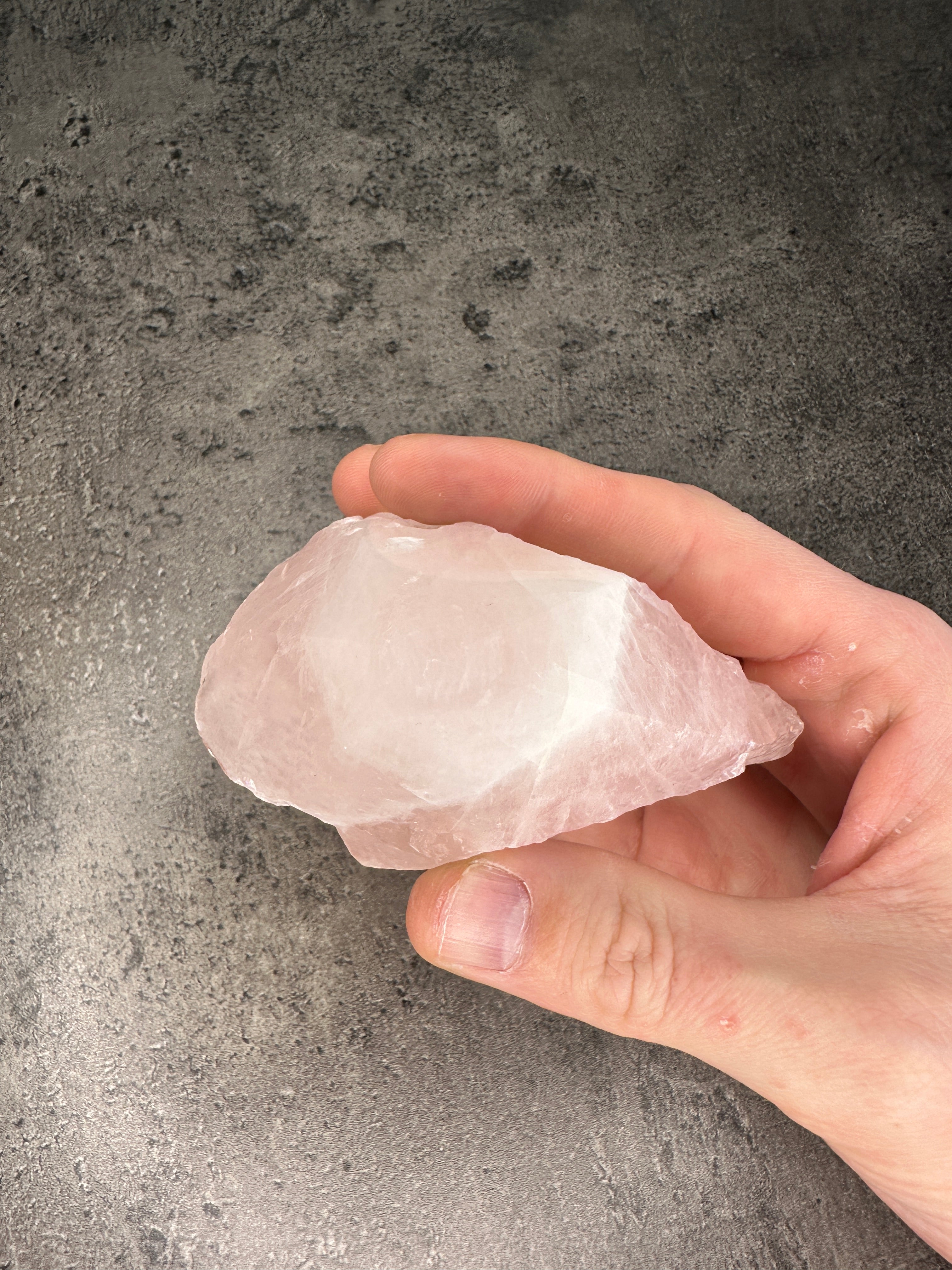 Rose quartz - Rough cut point