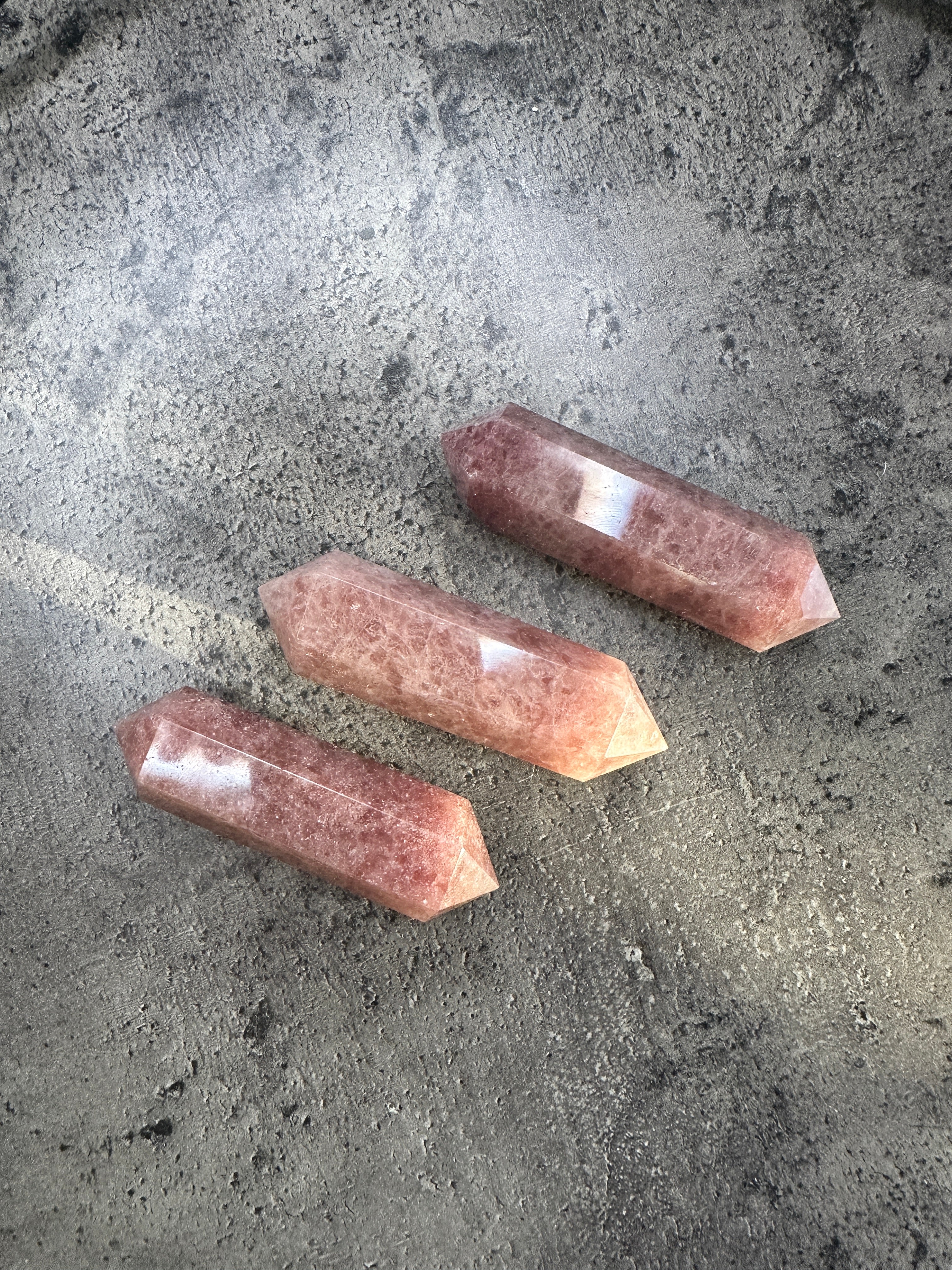 Strawberry quartz - Double terminated