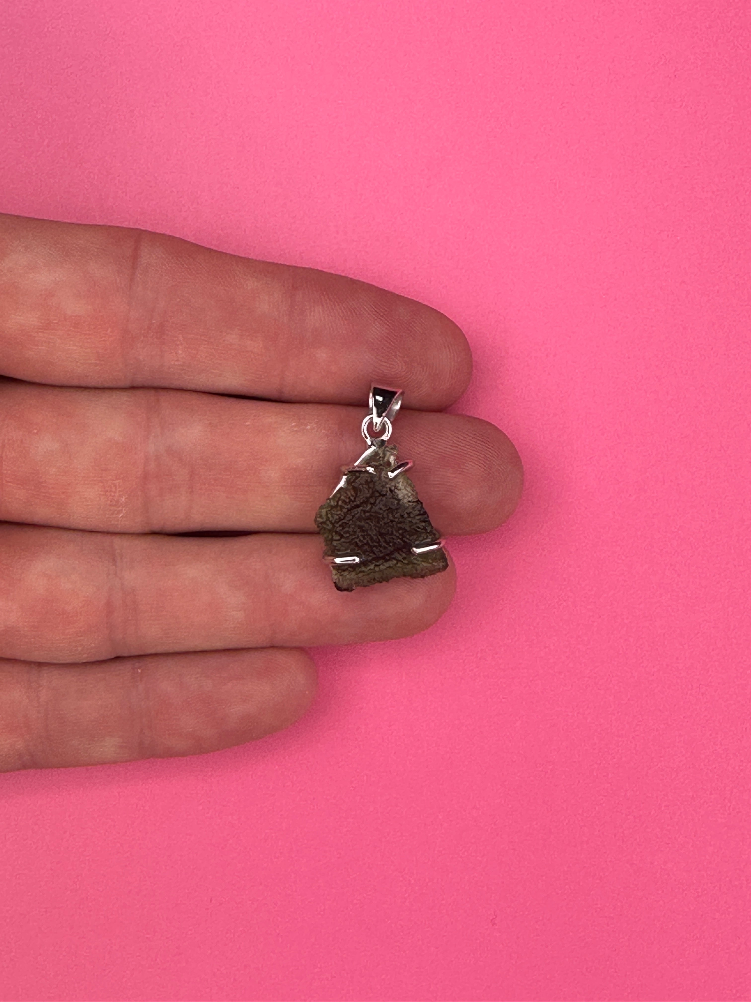 Moldavite - Necklace pendant - Rough