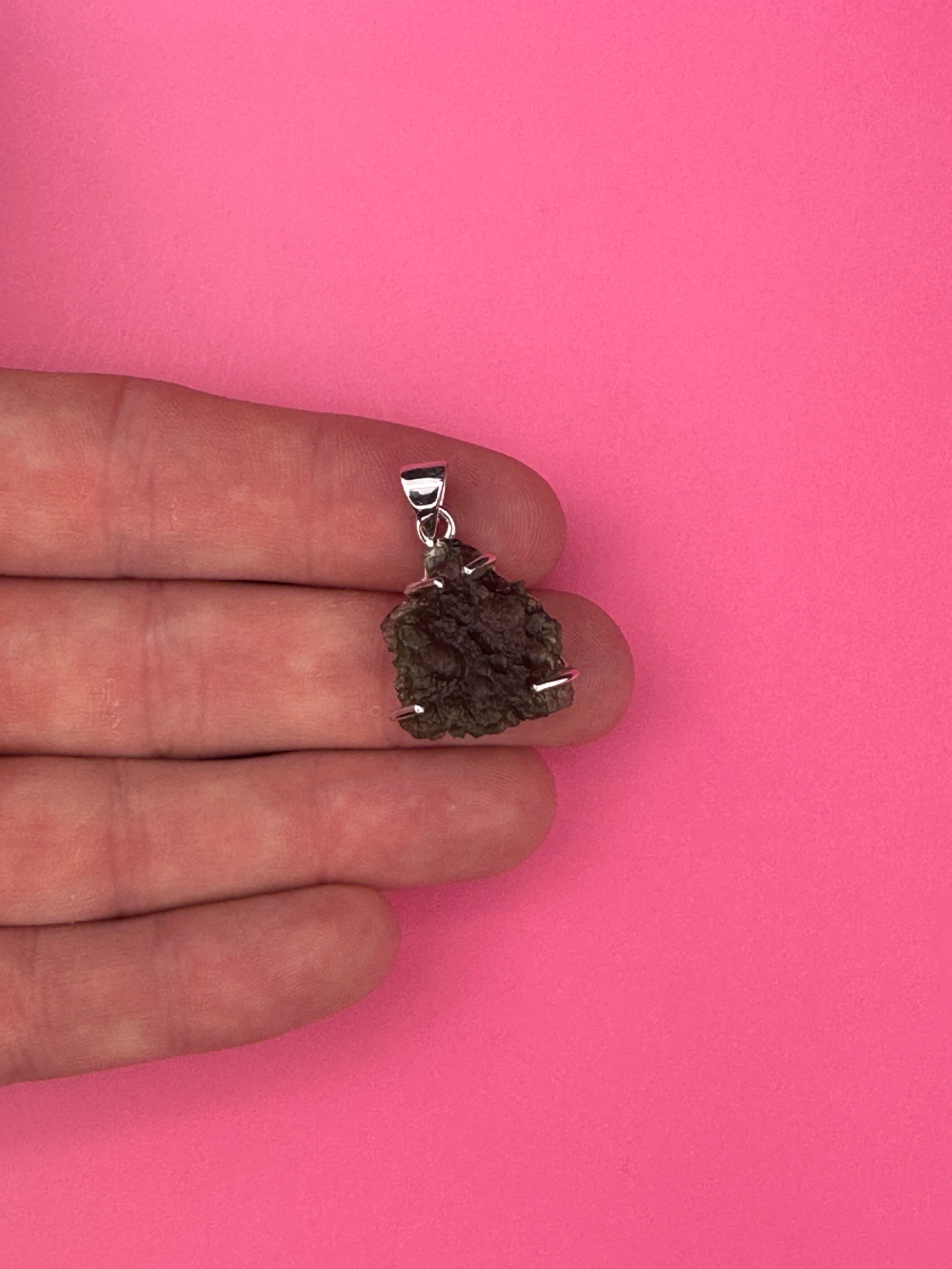 Moldavite - Necklace pendant - Rough