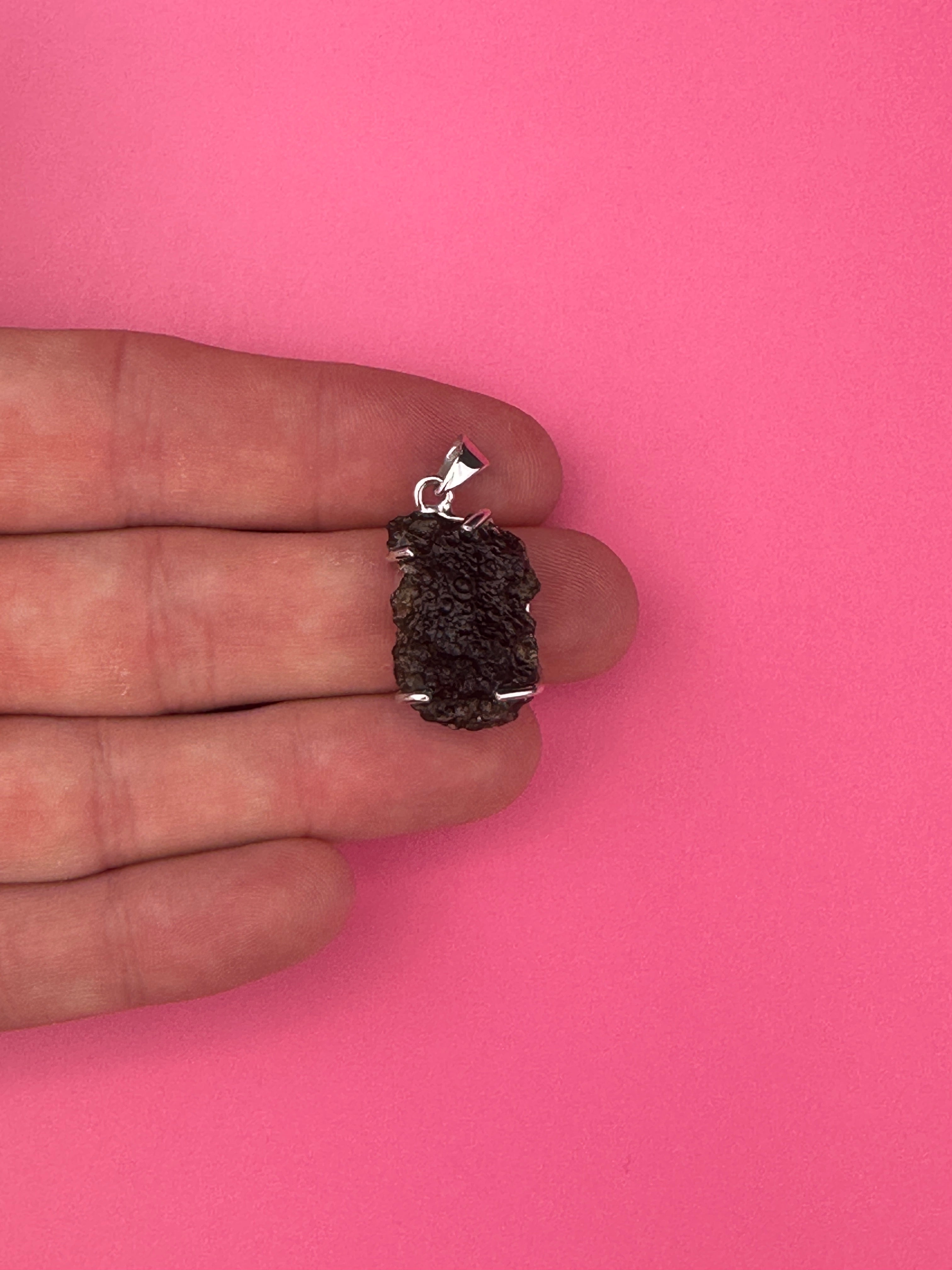 Moldavite - Necklace pendant - Rough