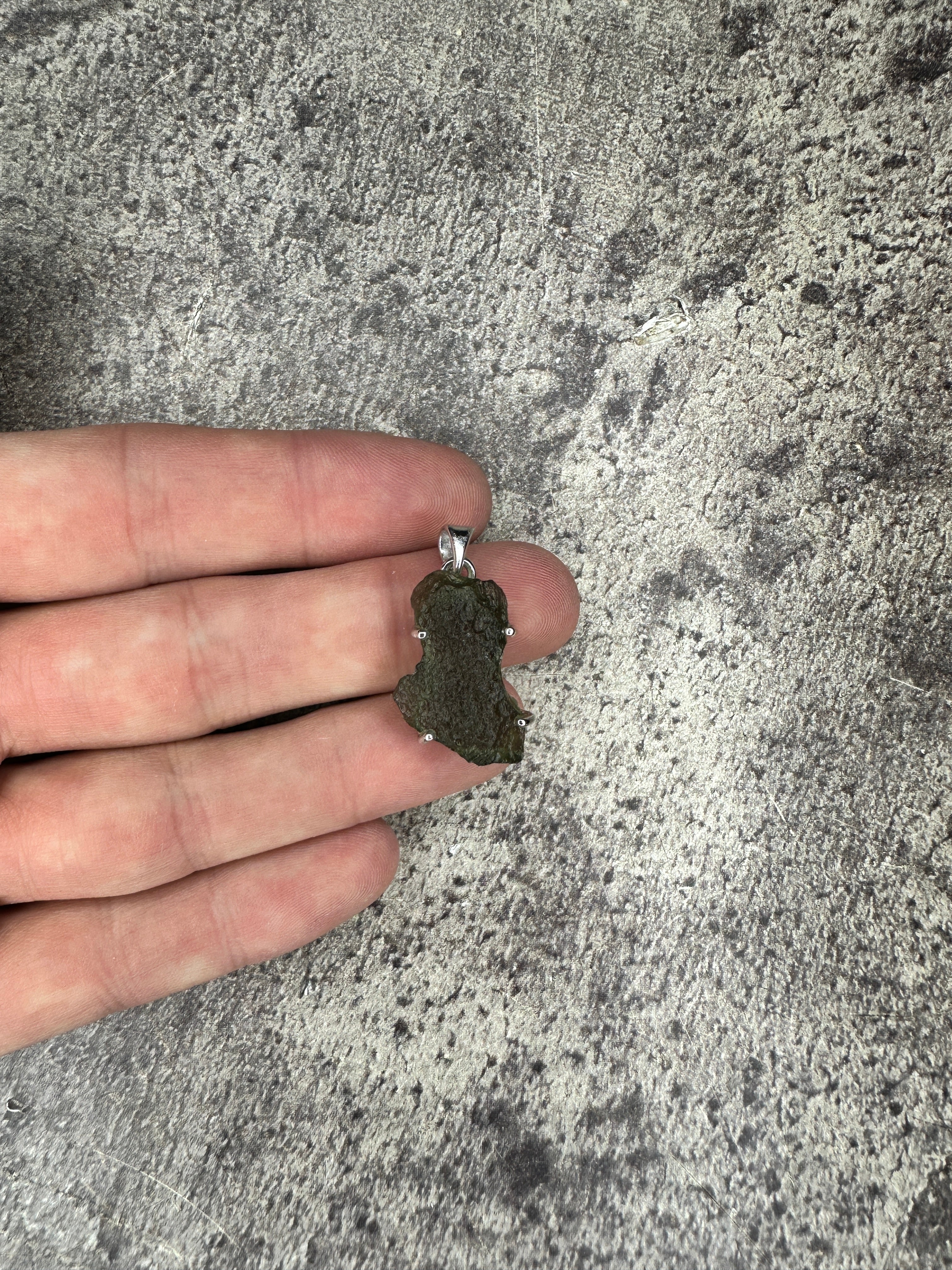 Moldavite - Necklace pendant - Rough