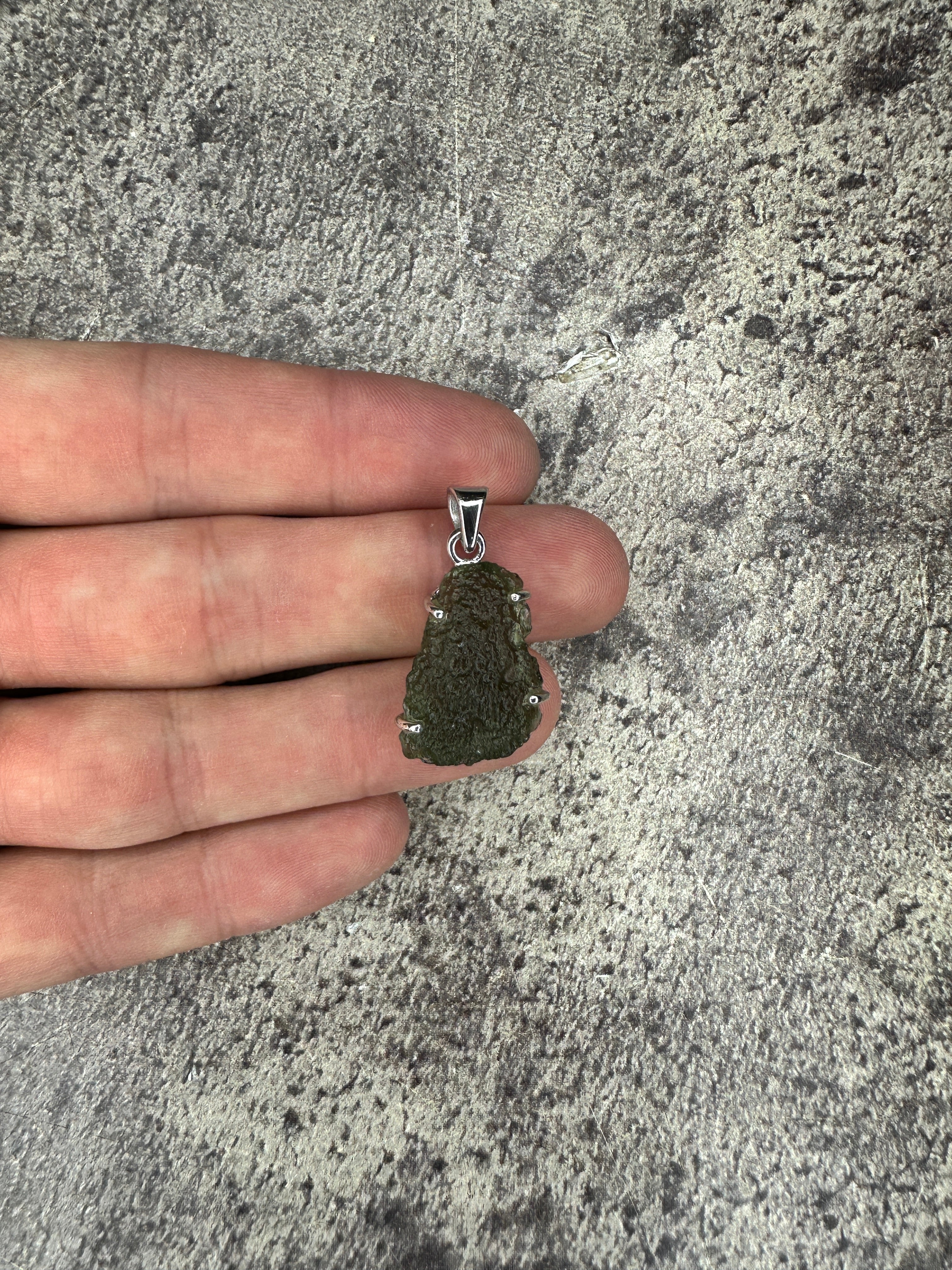 Moldavite - Necklace pendant - Rough
