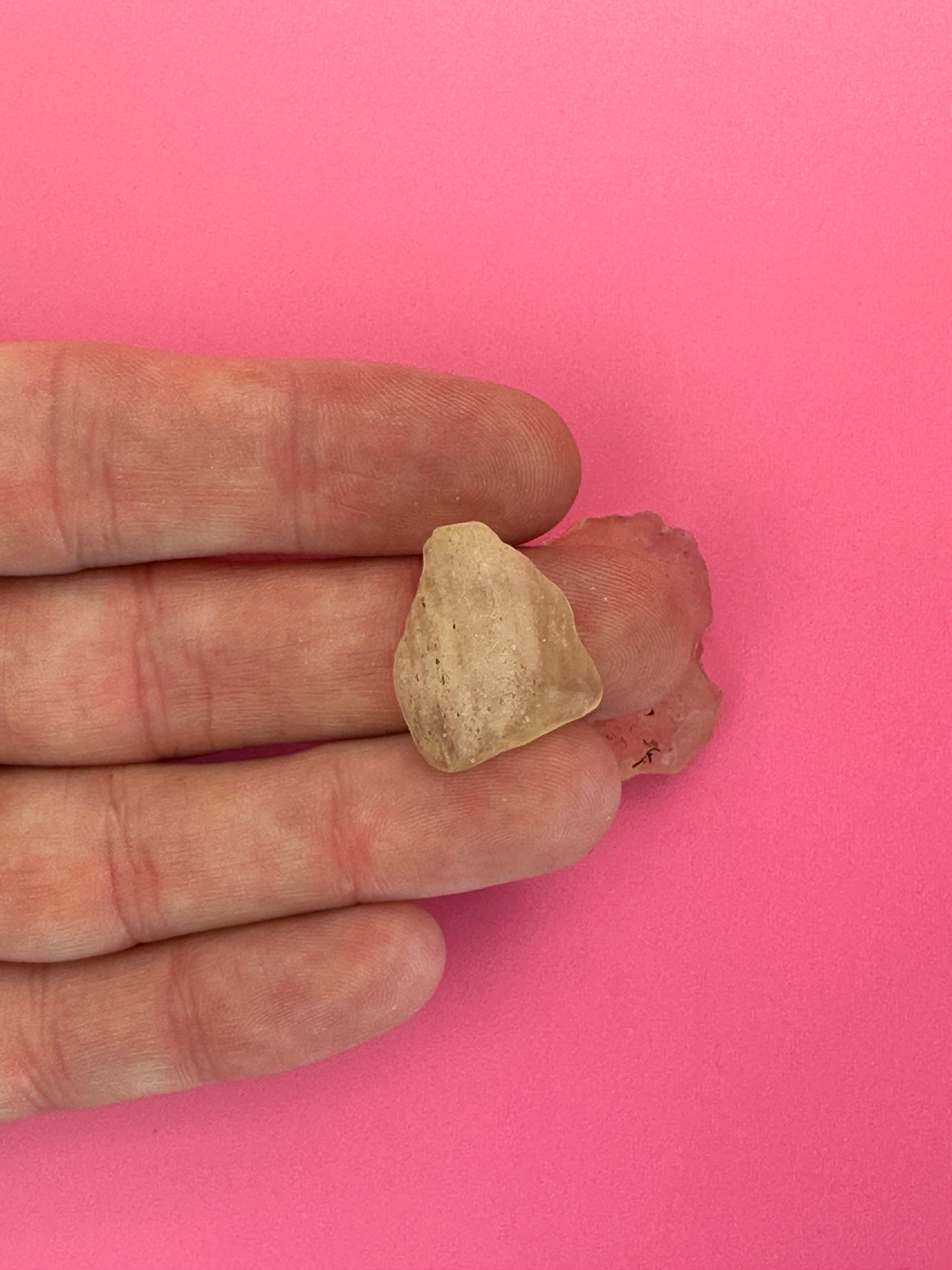 Libyan desert glass - Rough-raw